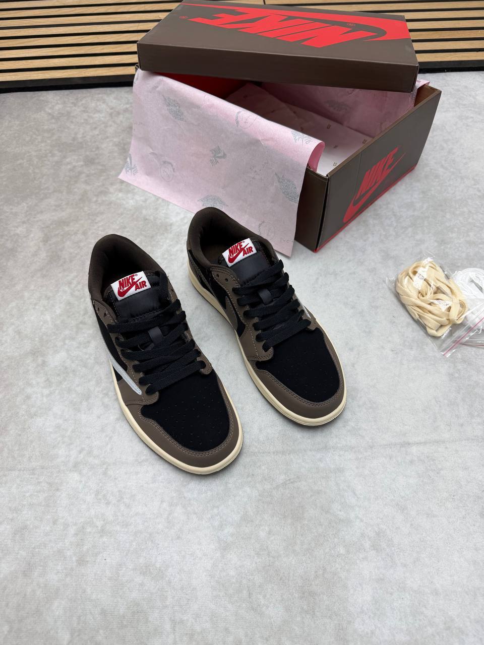Nike Air Jordan 1 x Travis Scott OG 'Mocha' Sneakers Mens UK Reps AAA Quality