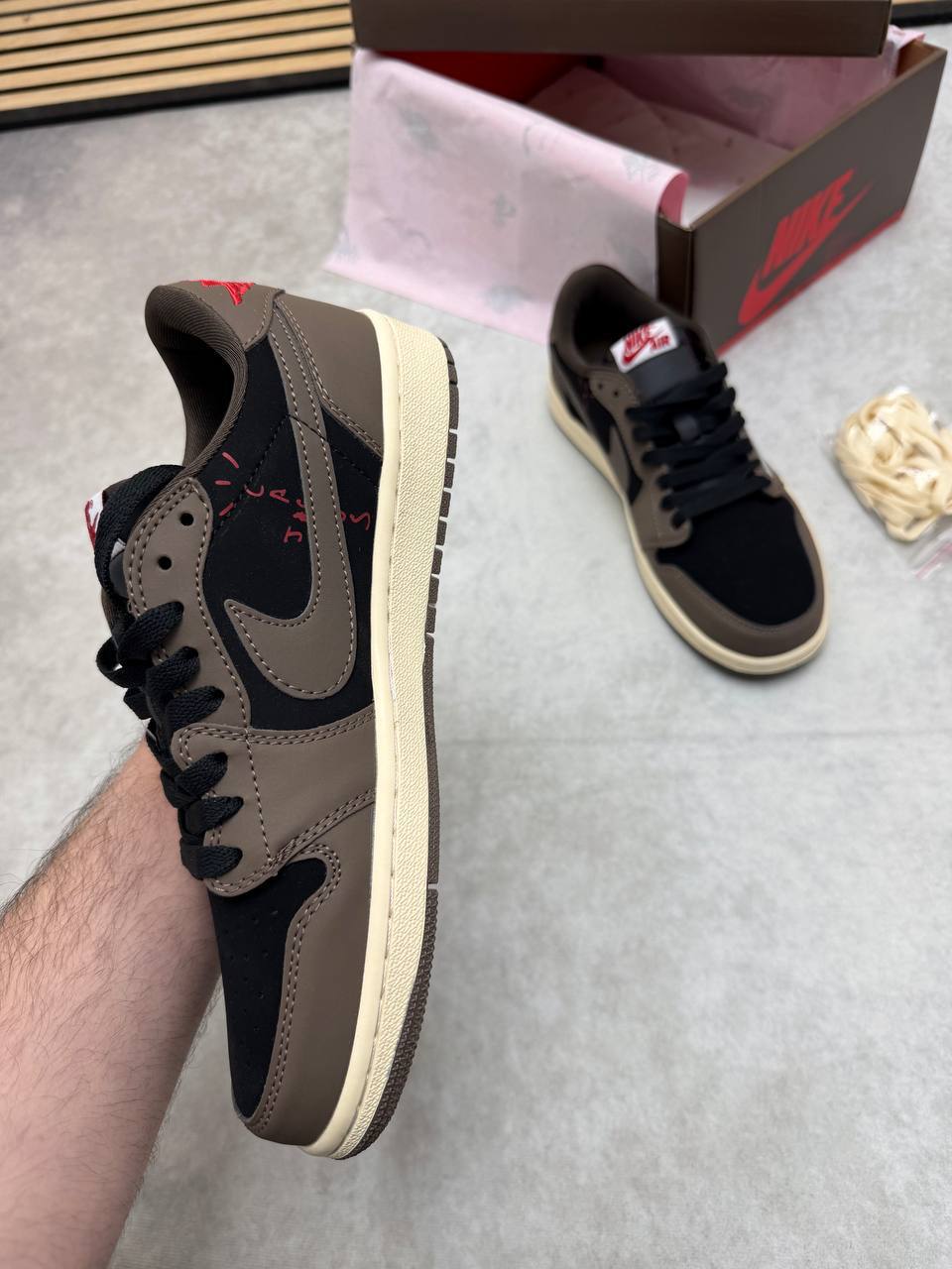Nike Air Jordan 1 x Travis Scott OG 'Mocha' Sneakers Mens UK Reps AAA Quality