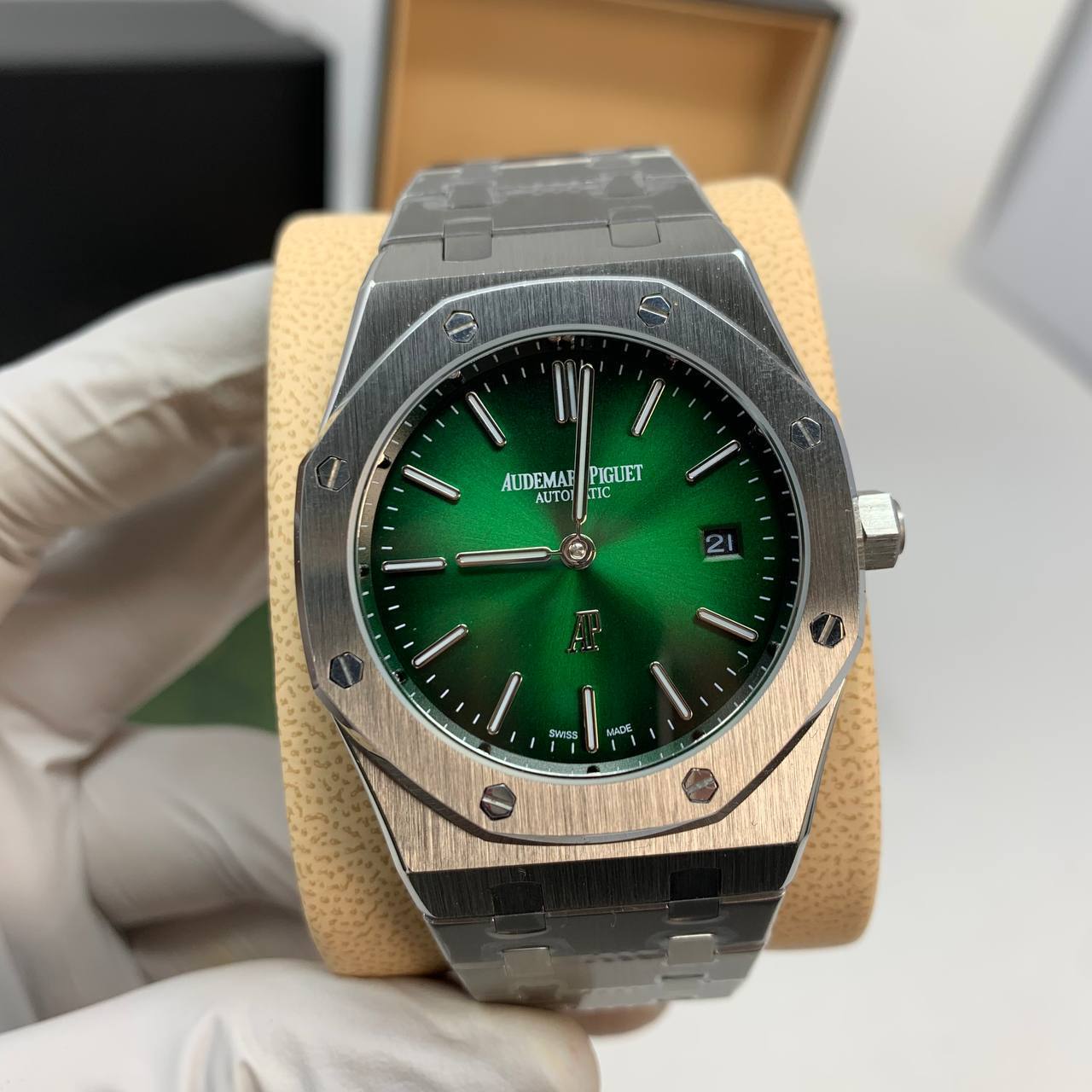 Audemars Piguet Royal Oak Jumbo Green Dial Men Watch UK Reps AAA Quality