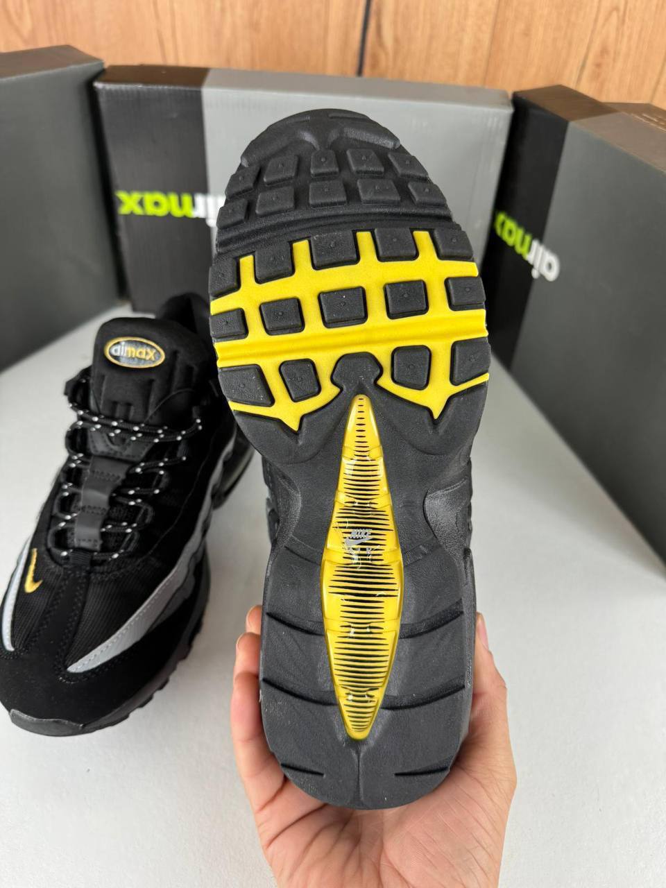 Nike Air Max 95 Essential 'Batman' Mens Fashion Trainers Best Sale UK Reps AAA Quality