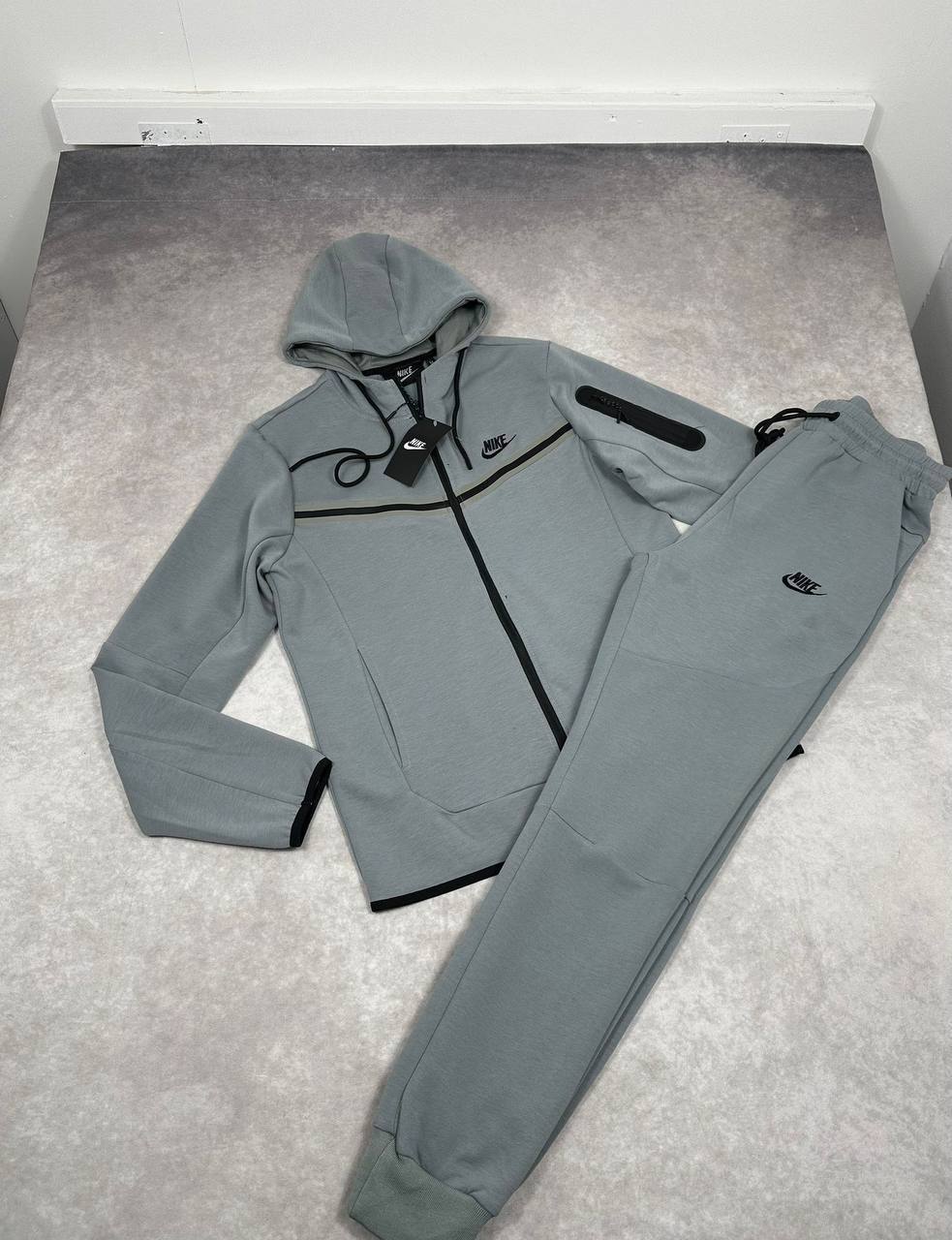 Nike Tech Fleece Windrunner Hooded Logo Tracksuits Mens in Multiple Colors Best Sale UK Reps AAA Quality