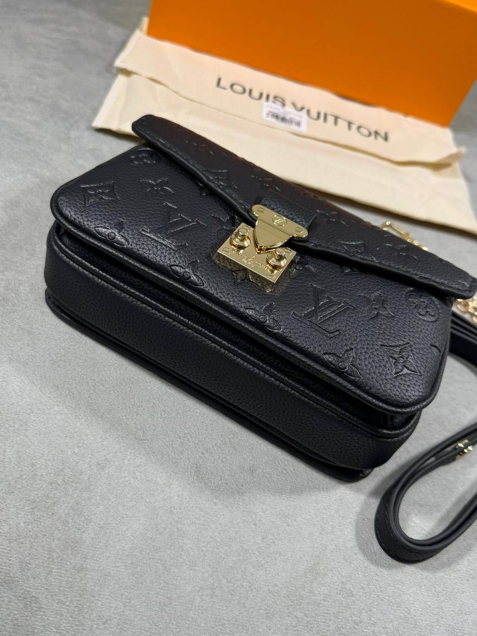 Louis Vuitton Pochette Métis Womens Bag in Black Color UK Reps AAA Quality
