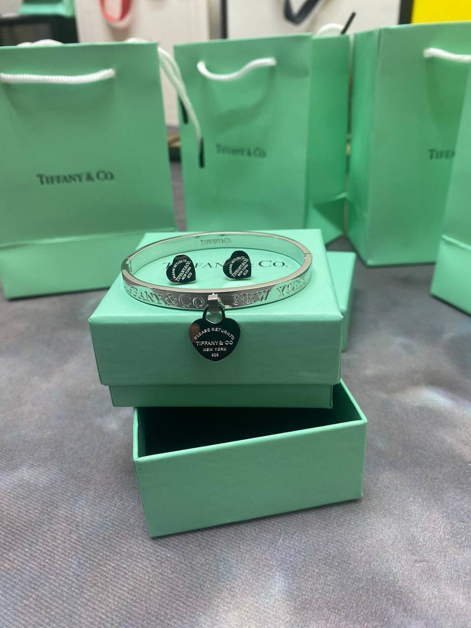 Tiffany & Co. Heart Bracelet & Earrings Set Silver Womens UK Reps AAA Quality