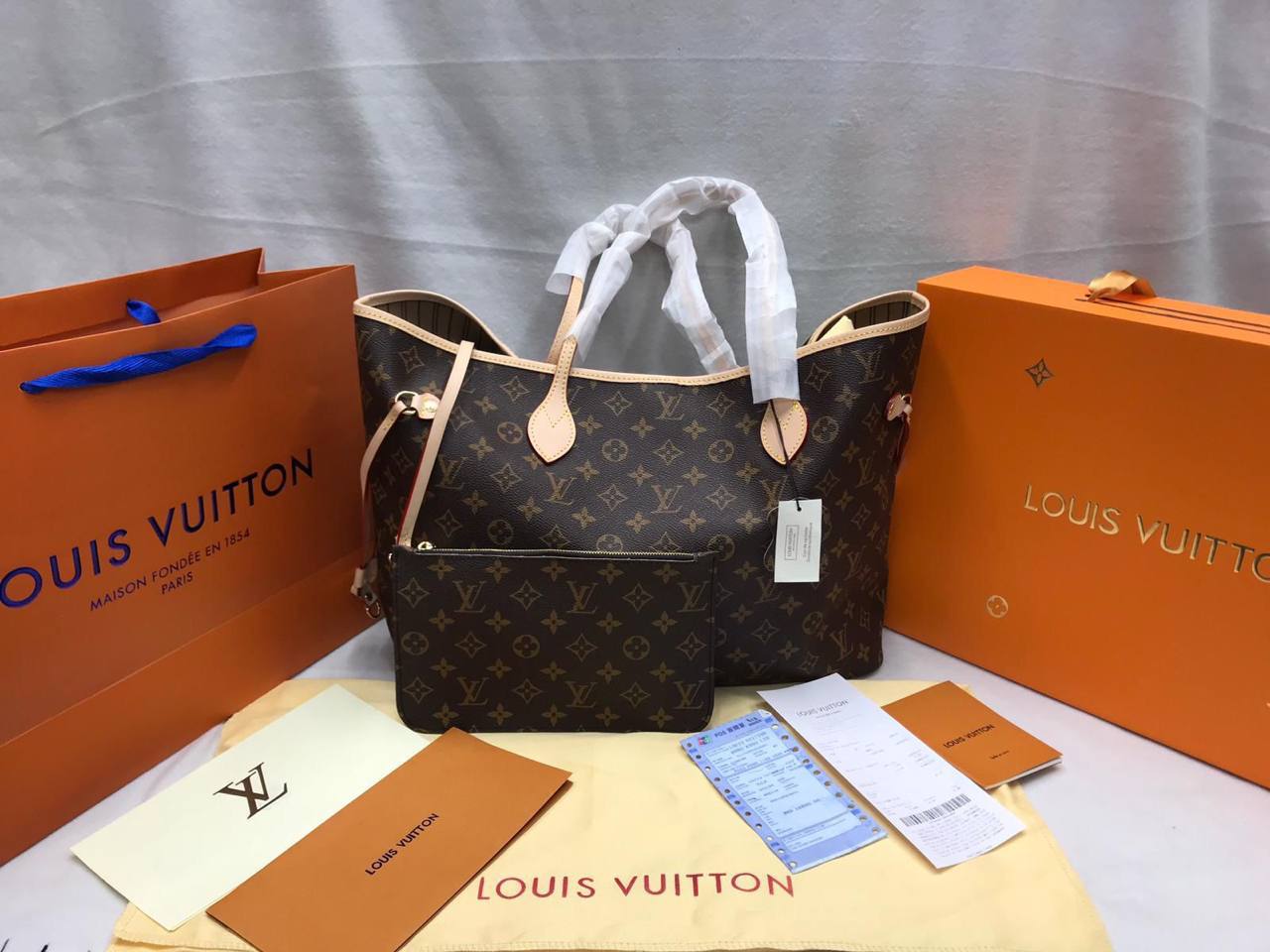 Louis Vuitton MM in Monogram Womens Bag UK Reps AAA Quality