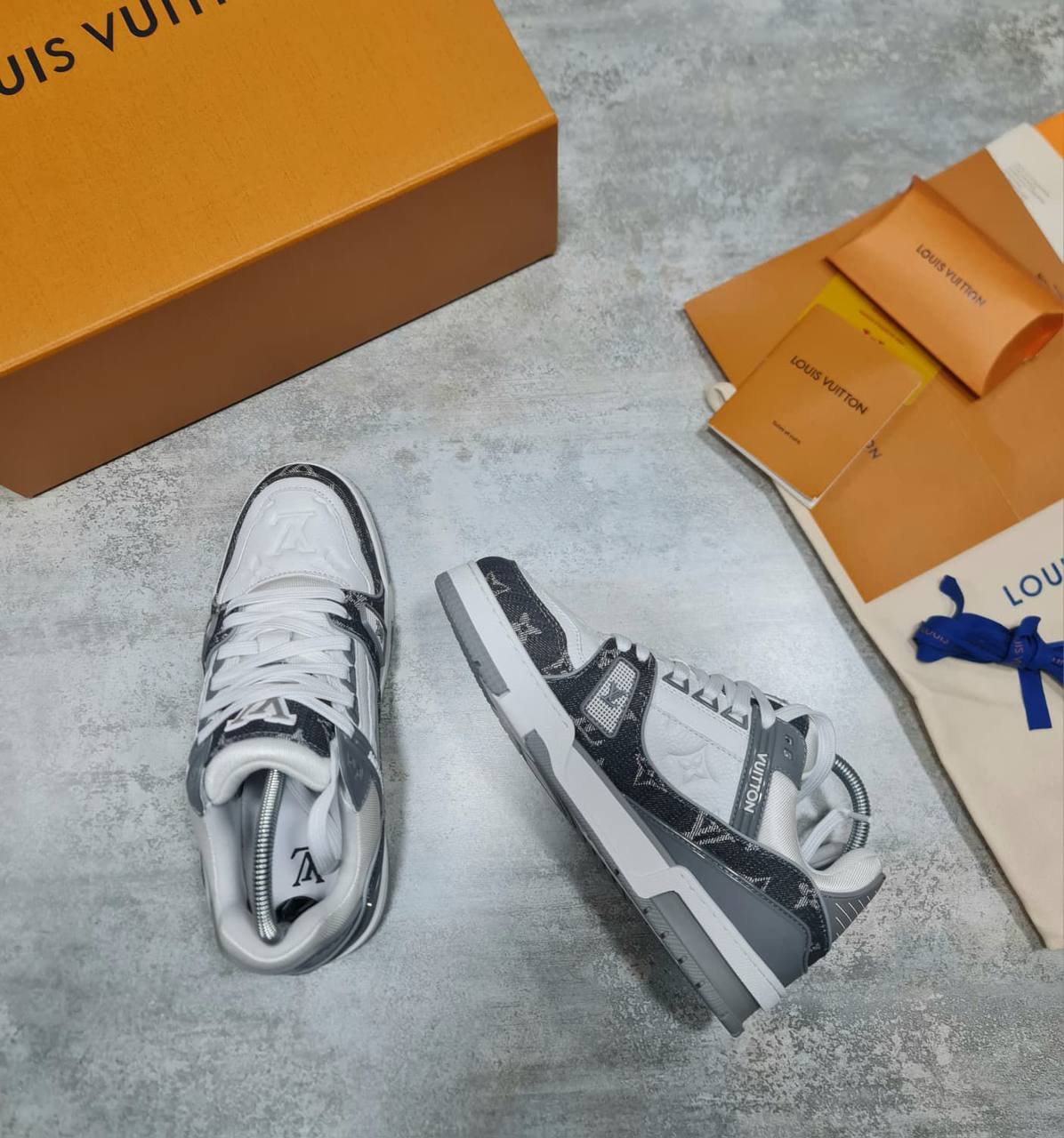 Louis Vuitton LV Trainer Low Signature Grey/White Mens UK Reps AAA Quality