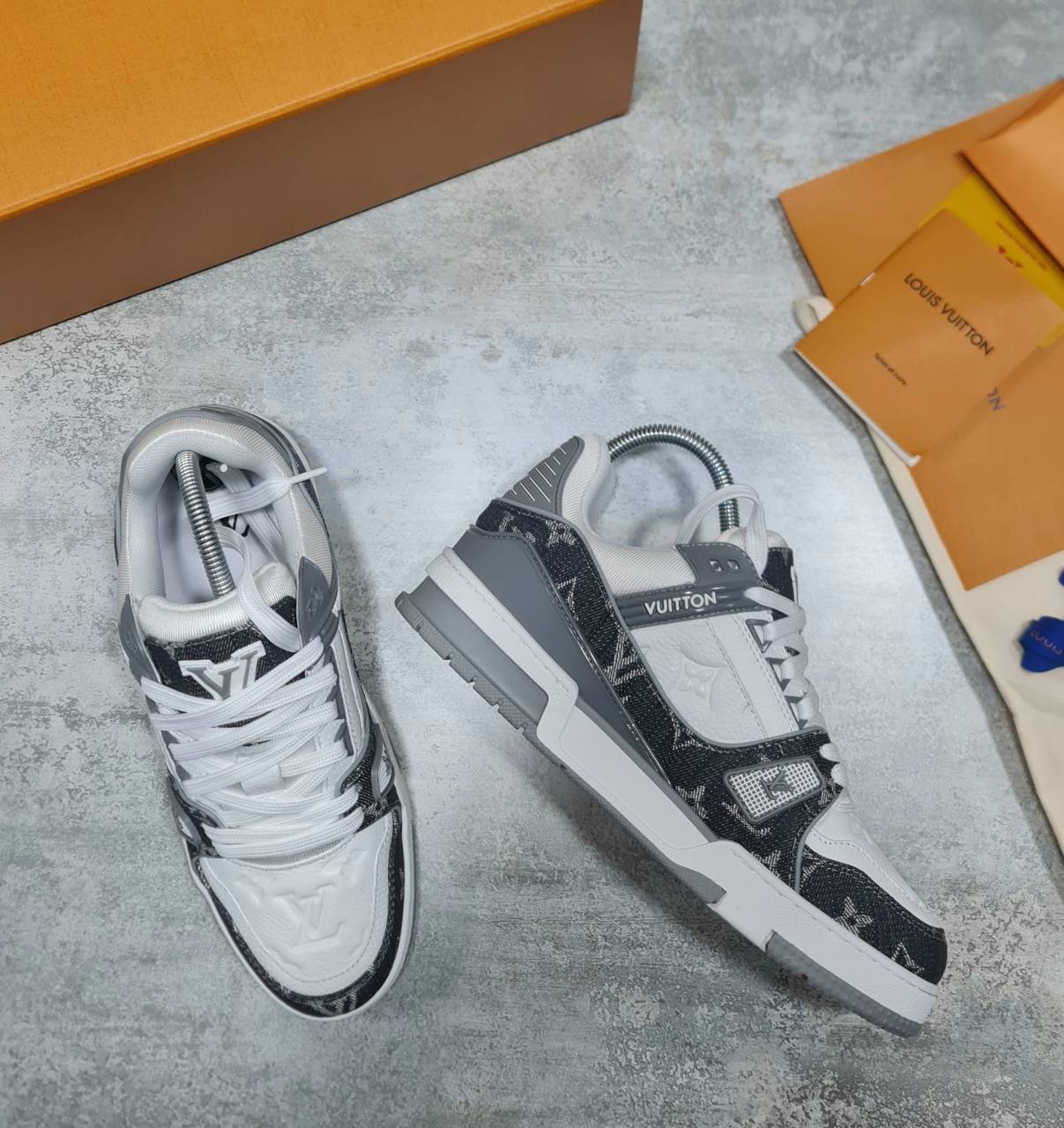 Louis Vuitton LV Trainer Low Signature Grey/White Mens UK Reps AAA Quality