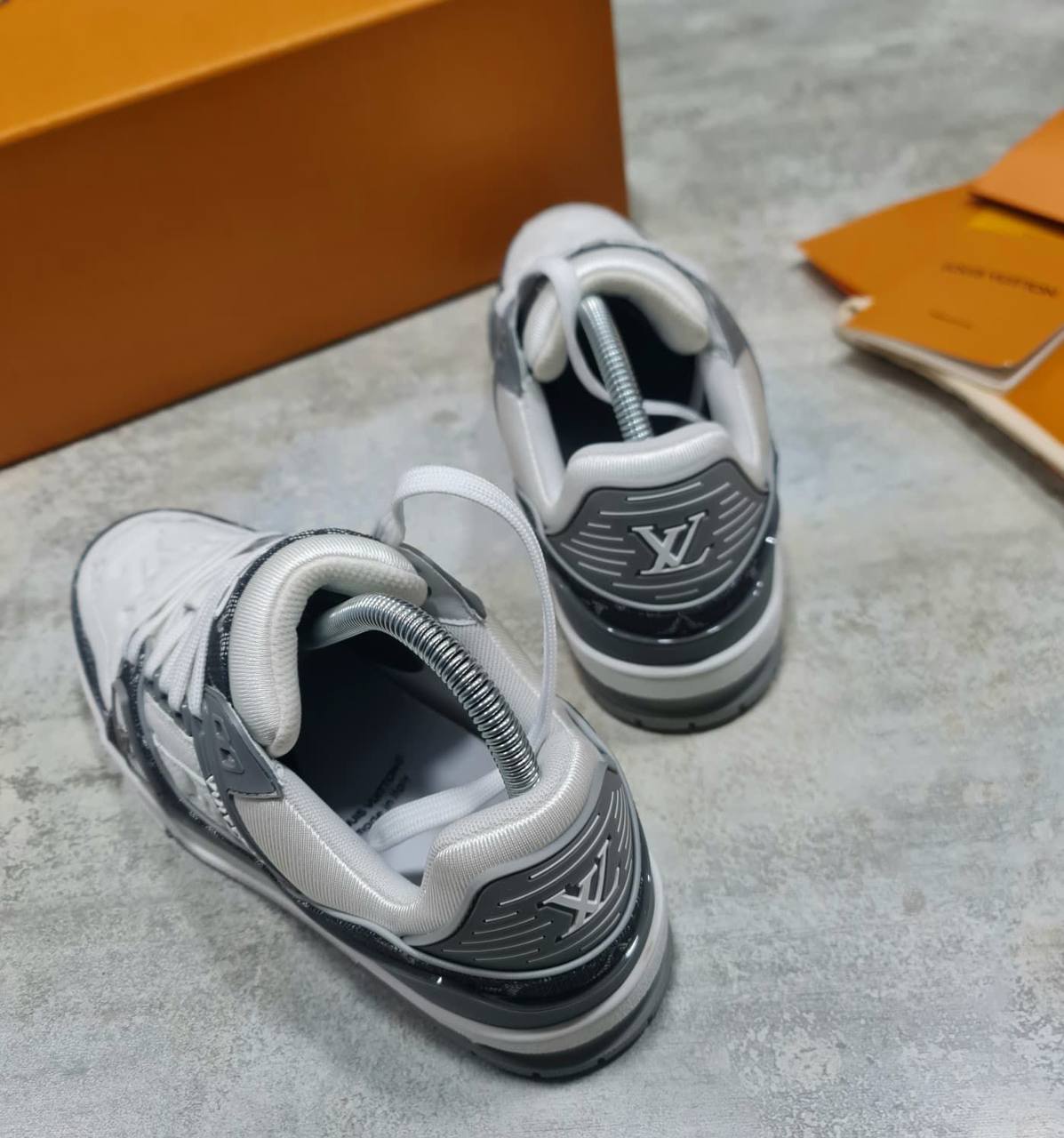 Louis Vuitton LV Trainer Low Signature Grey/White Mens UK Reps AAA Quality