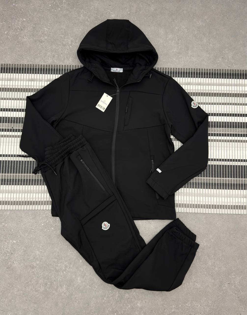 Moncler Ultimate Comfort Hooded Softshell Tracksuit with Badge Mens in Multiple Colors Best Sale UK Reps AAA Quality