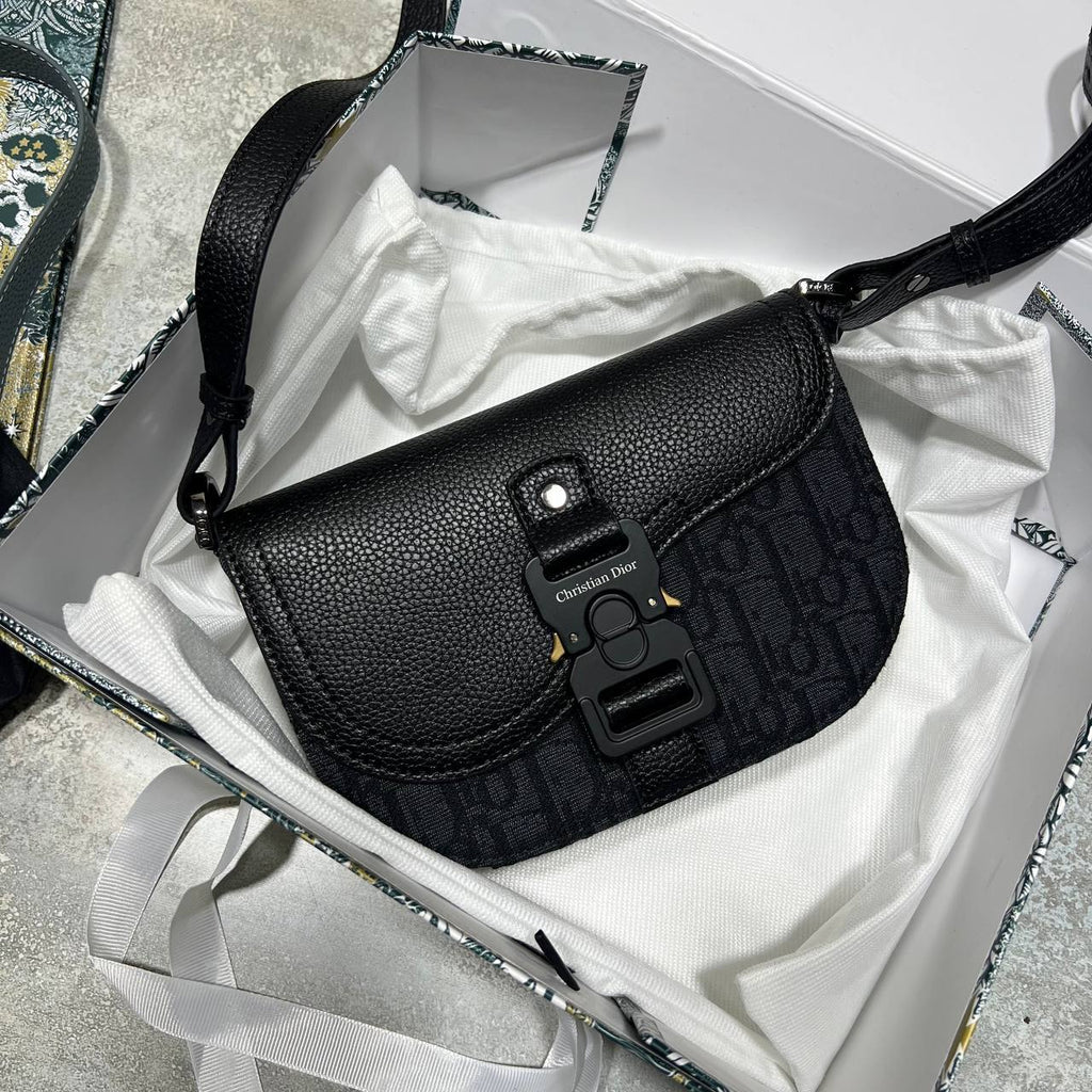 Christian Dior Mini Saddle Messenger Bags with Flap Mens Bag Black UK Reps AAA Quality