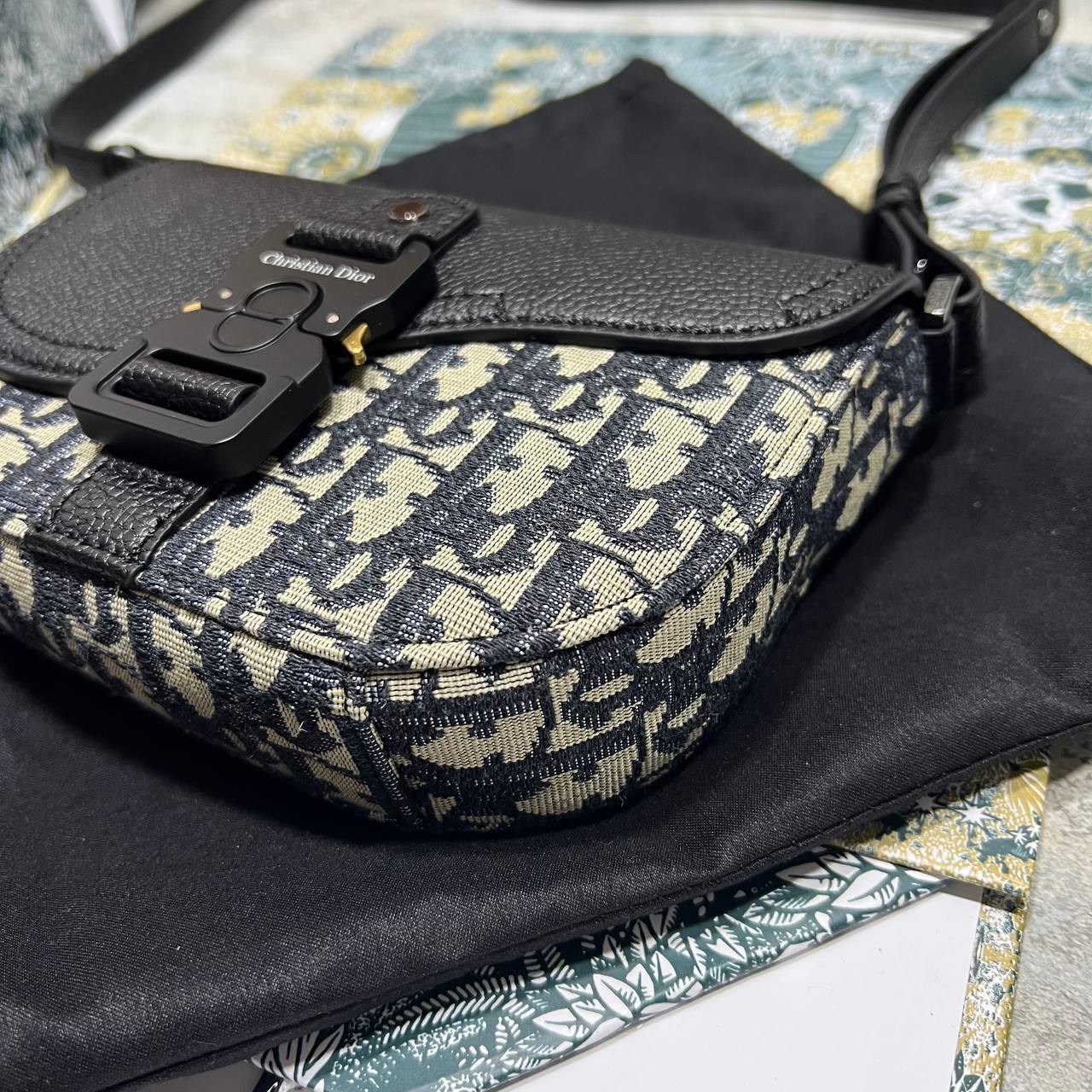 Christian Dior Mini Saddle Messenger Bags with Flap Mens Bag Beige and Black UK Reps AAA Quality