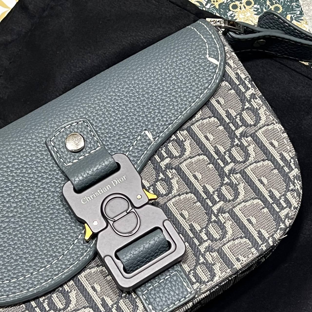 Christian Dior Mini Saddle Messenger Bags with Flap Mens Bag Grey and Blue UK Reps AAA Quality