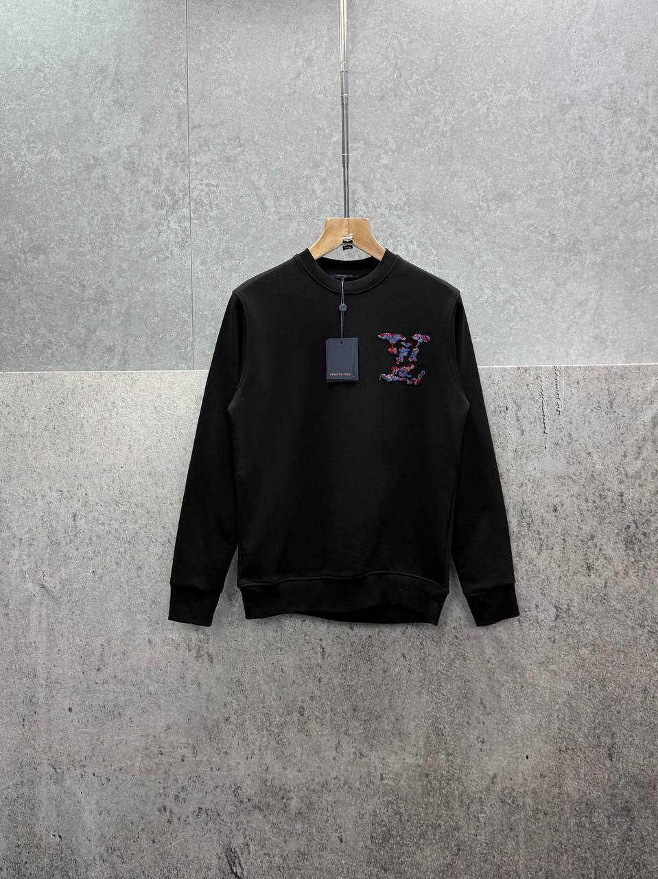 Louis Vuitton Graphic LV Logo Jumper in 2 Colors UK Reps AAA Quality