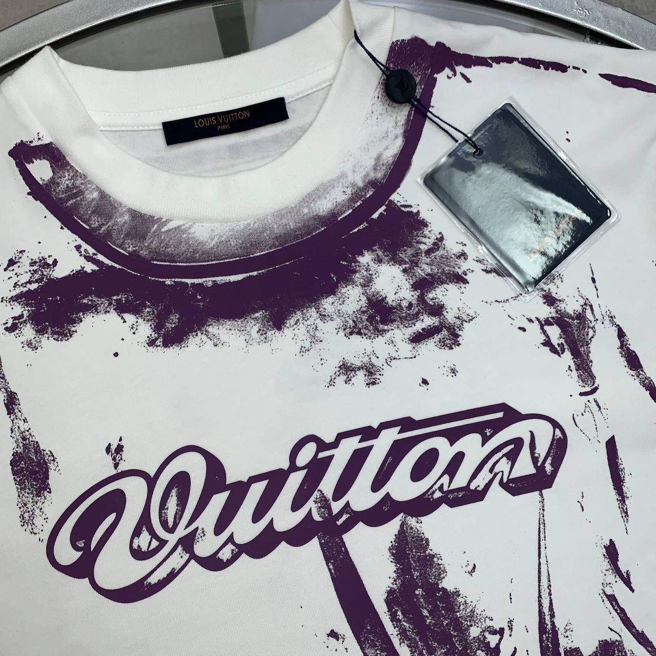 Louis Vuitton Overprinted T-Shirt in 2 Colors UK Reps AAA Quality