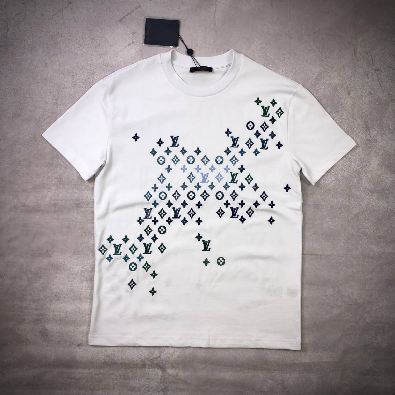 Louis Vuitton Gradient Monogram T-Shirt Mens in 2 Colors UK Reps AAA Quality