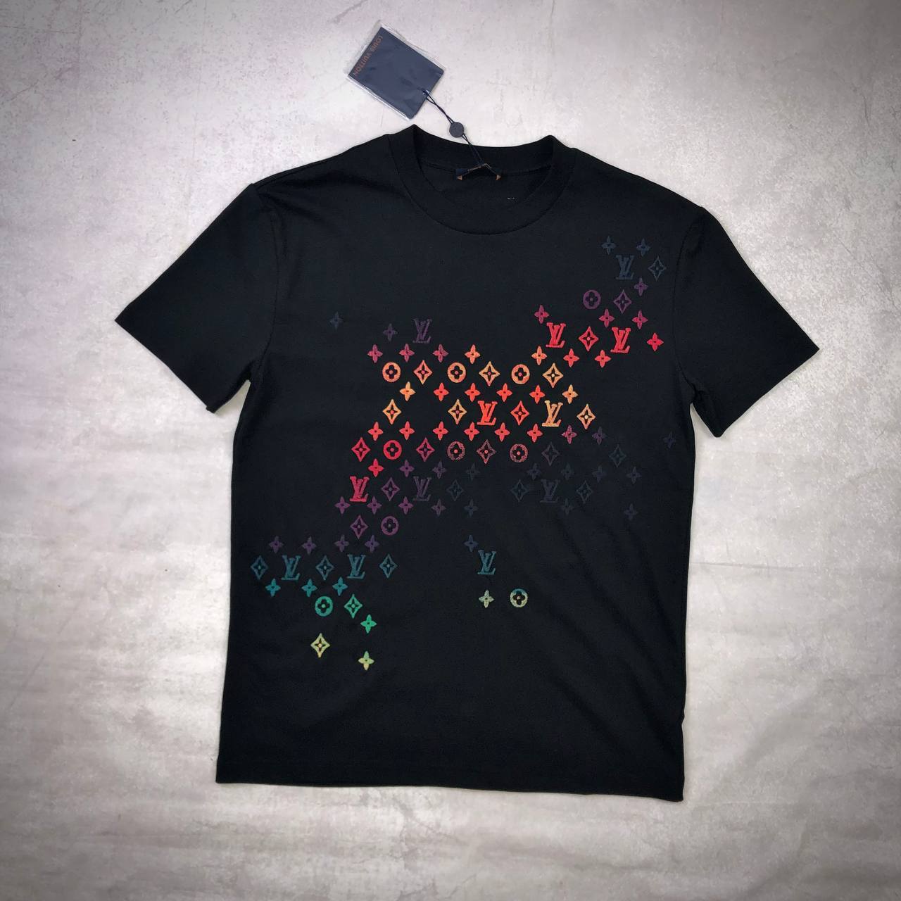 Louis Vuitton Gradient Monogram T-Shirt Mens in 2 Colors UK Reps AAA Quality