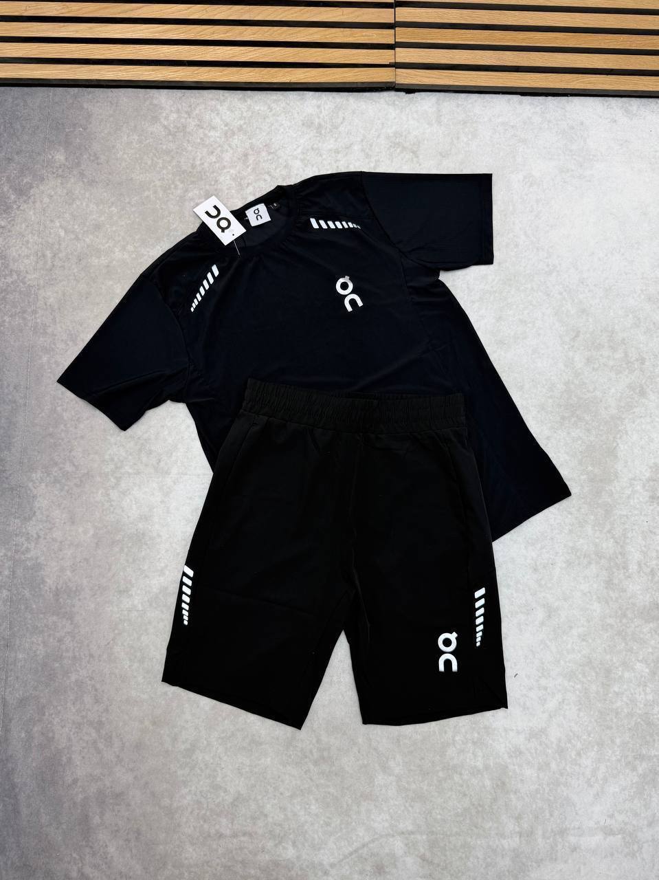 On Cloud Running Black T-Shirts & Shorts Mens UK Reps AAA Quality