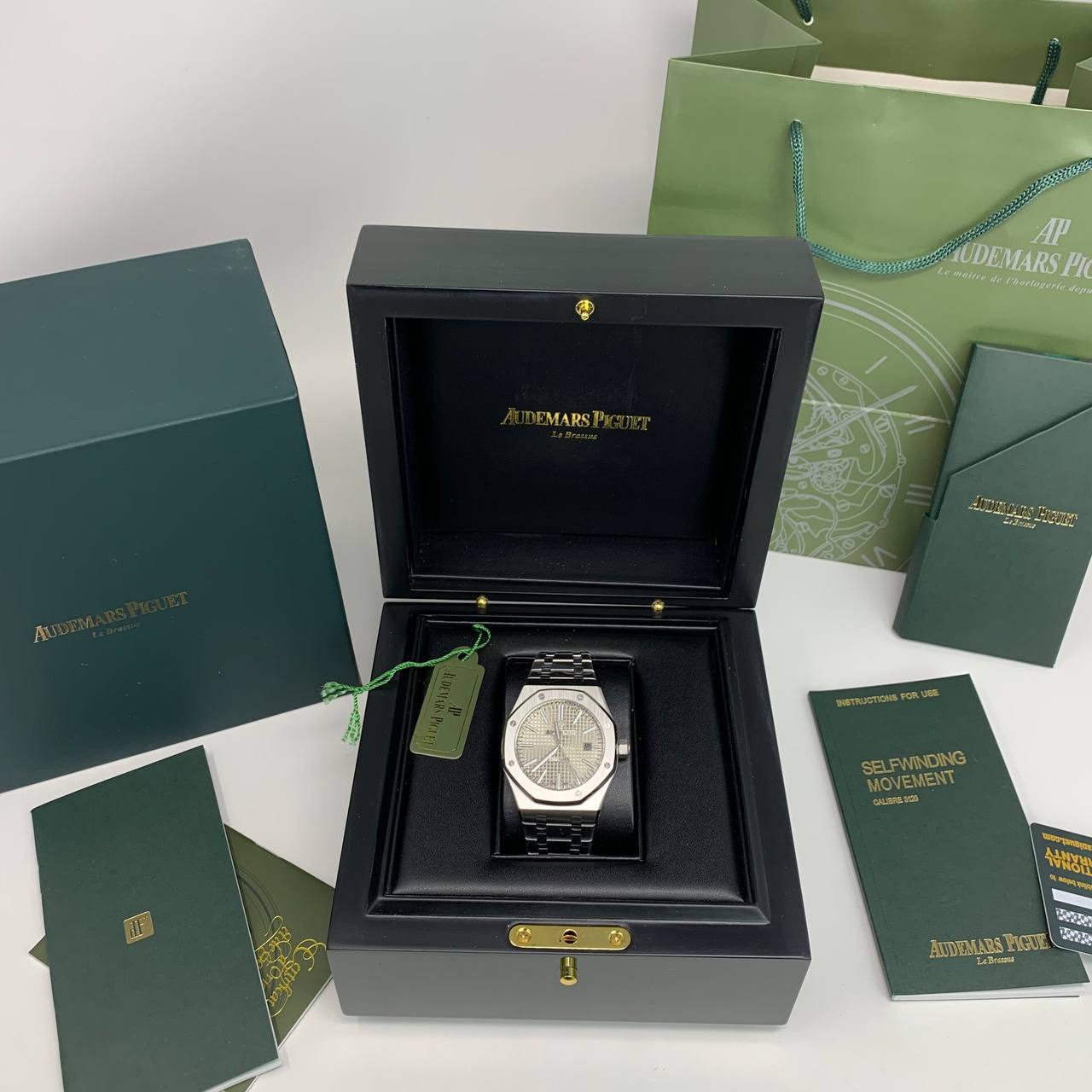 Audemars Piguet Royal Oak Silver Dial Mens Watch Best Sale UK Reps