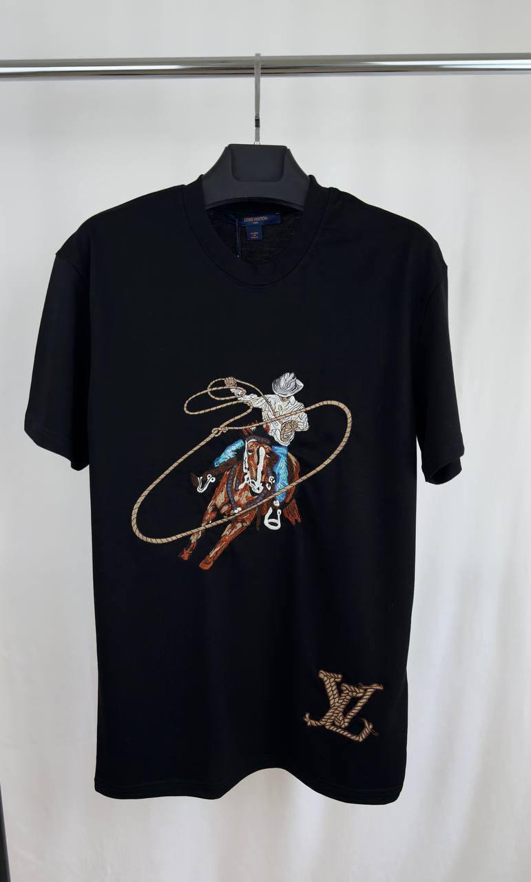 Louis Vuitton Graphic T-Shirts in 2 Colors UK Reps AAA Quality