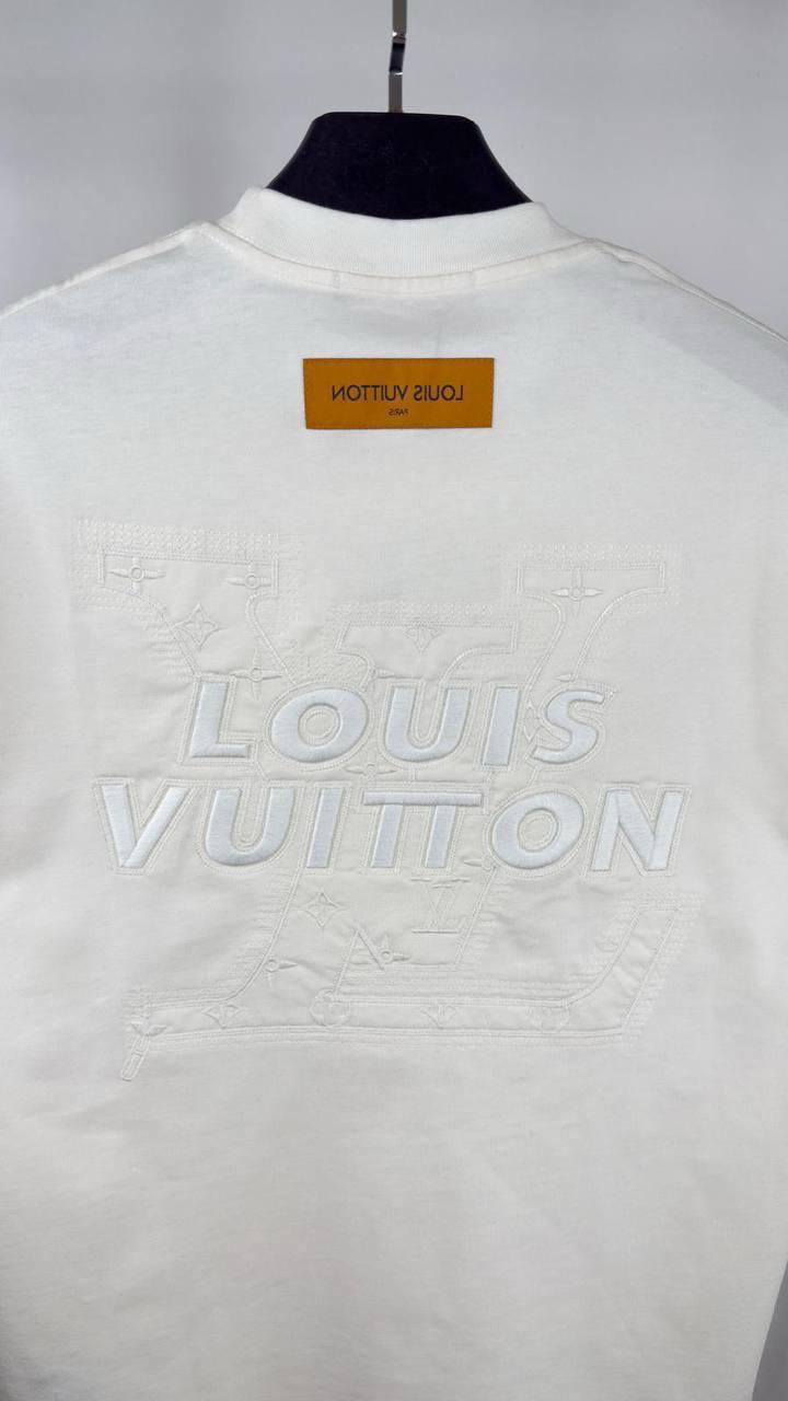Louis Vuitton LV T-Shirts in 2 Colors Mens UK Reps AAA Quality