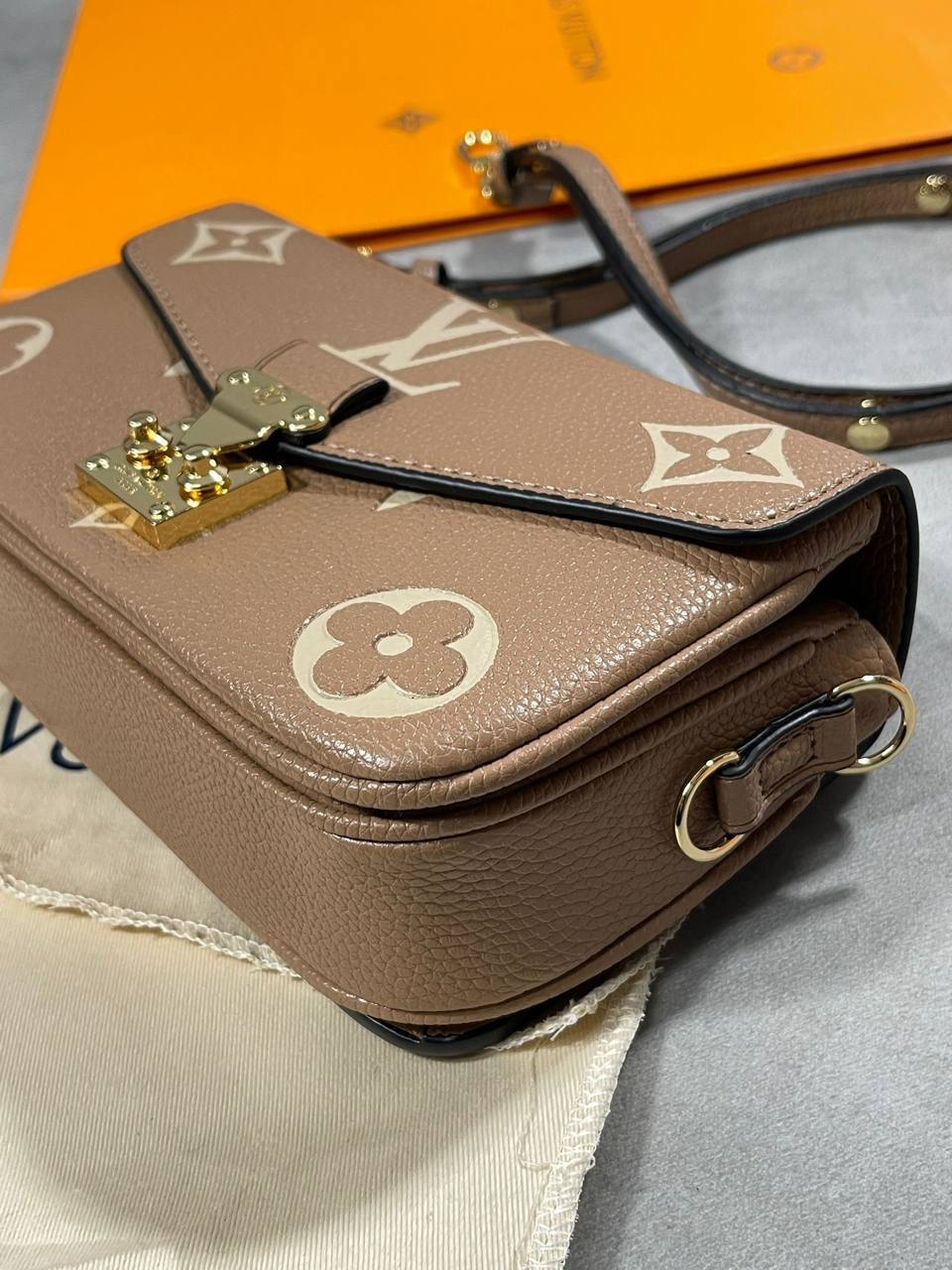 Louis Vuitton Pochette Monogram Bags Womens UK Reps AAA Quality