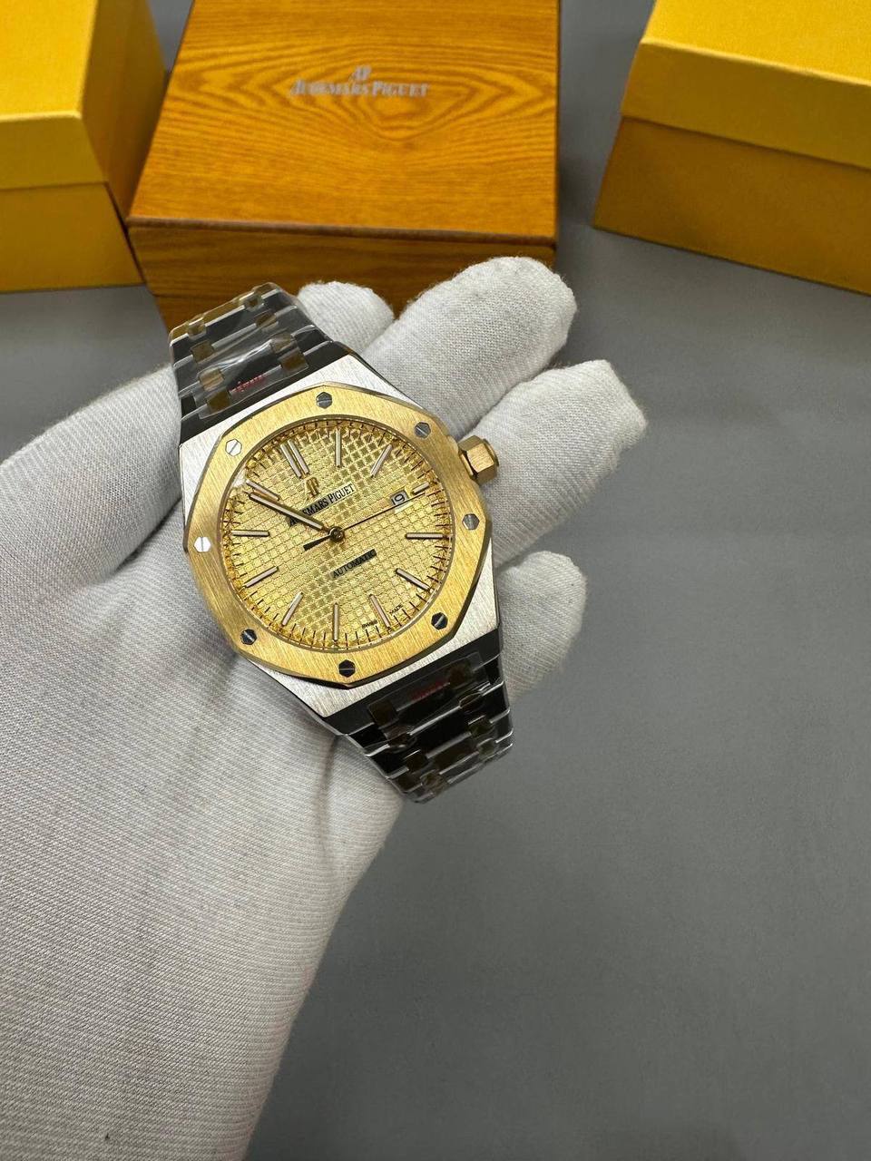Audemars Piguet Royal Oak Two-Tone Men Watch UK Reps AAA Quality