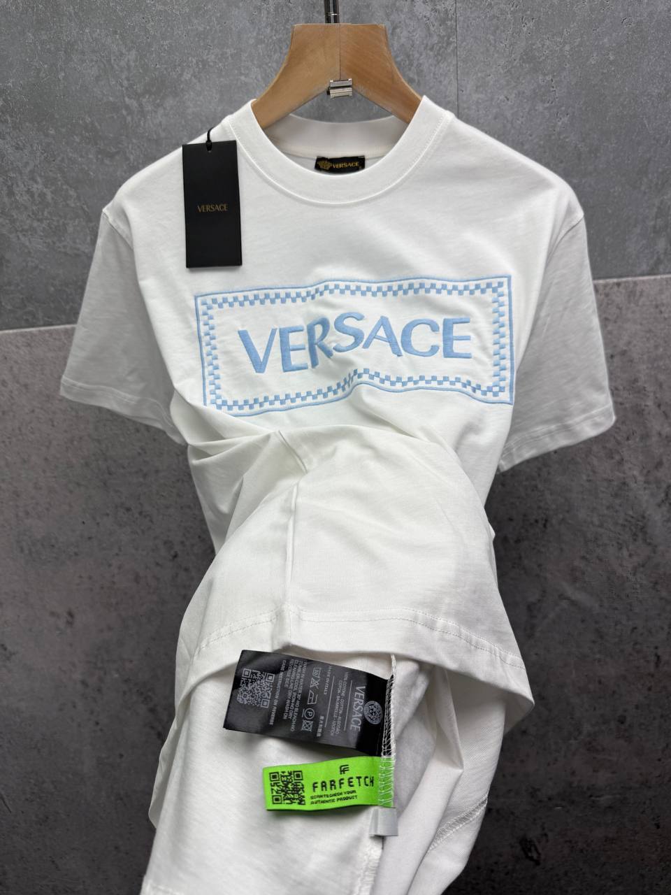 Versace Block Text Logo Embroidered Mens T-Shirts in 2 Colors UK Reps AAA Quality