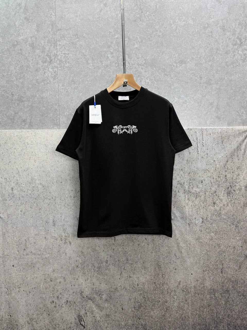 Off-White Bandanna Arrow Skate T-Shirts Mens in Multiple Colors Short Sleeves UK Reps AAA Quality
