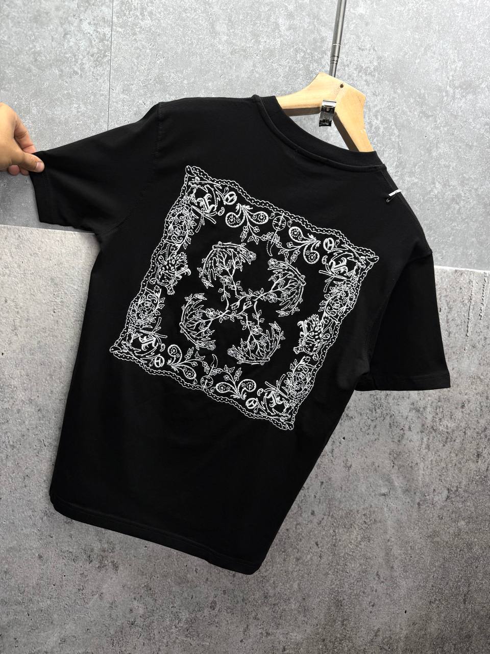 Off-White Bandanna Arrow Skate T-Shirts Mens in Multiple Colors Short Sleeves UK Reps AAA Quality