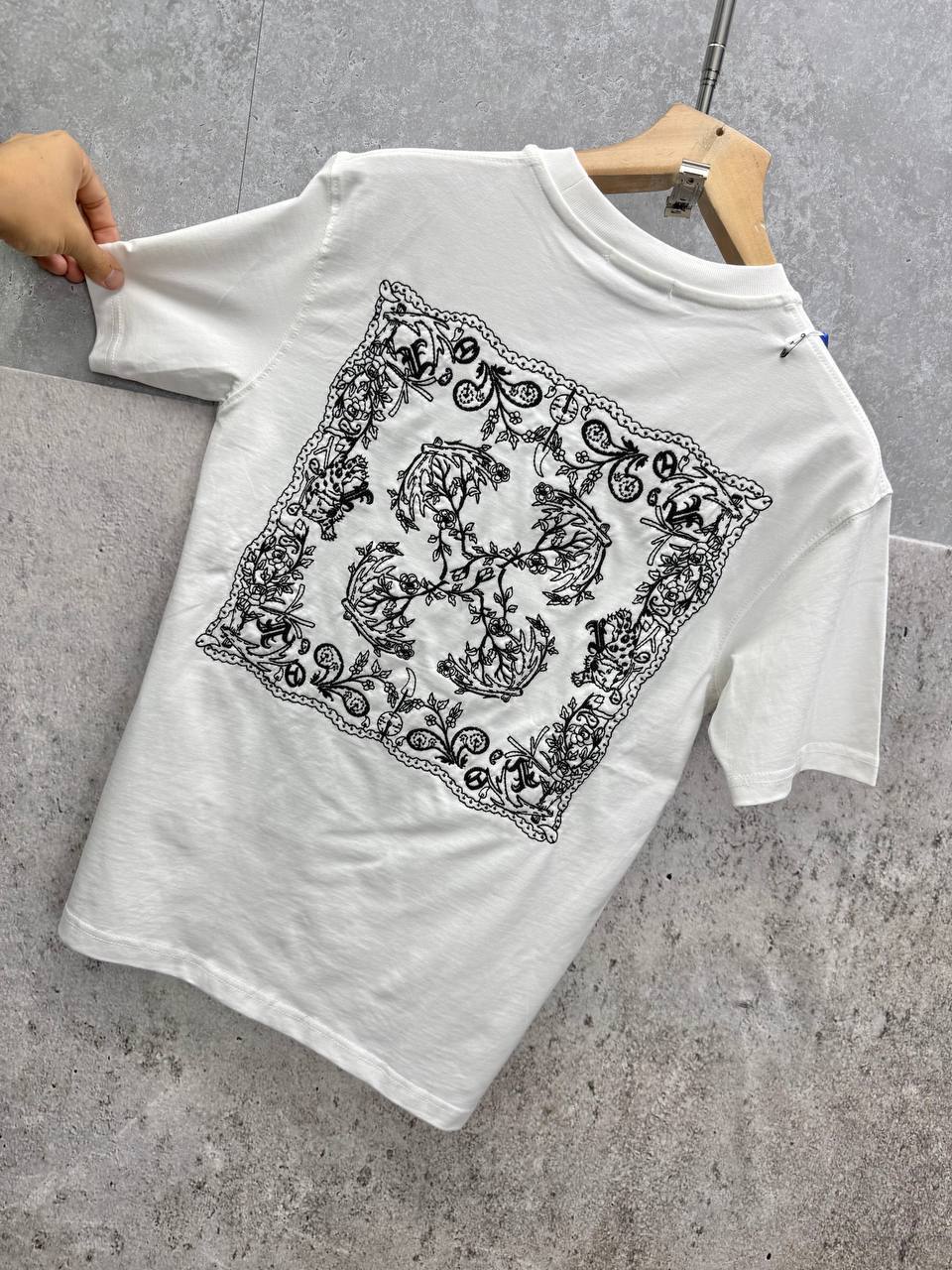 Off-White Bandanna Arrow Skate T-Shirts Mens in Multiple Colors Short Sleeves UK Reps AAA Quality