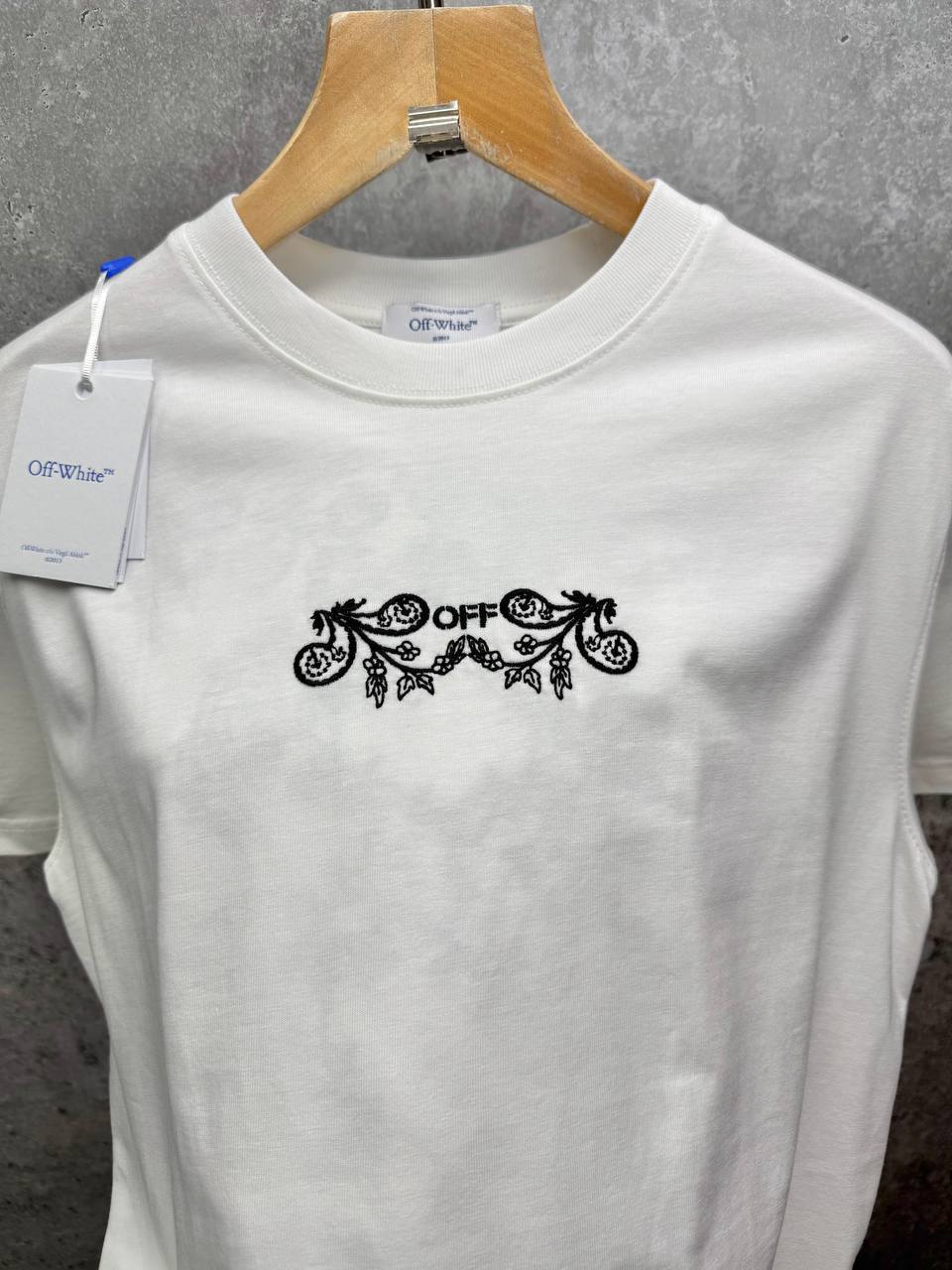 Off-White Bandanna Arrow Skate T-Shirts Mens in Multiple Colors Short Sleeves UK Reps AAA Quality