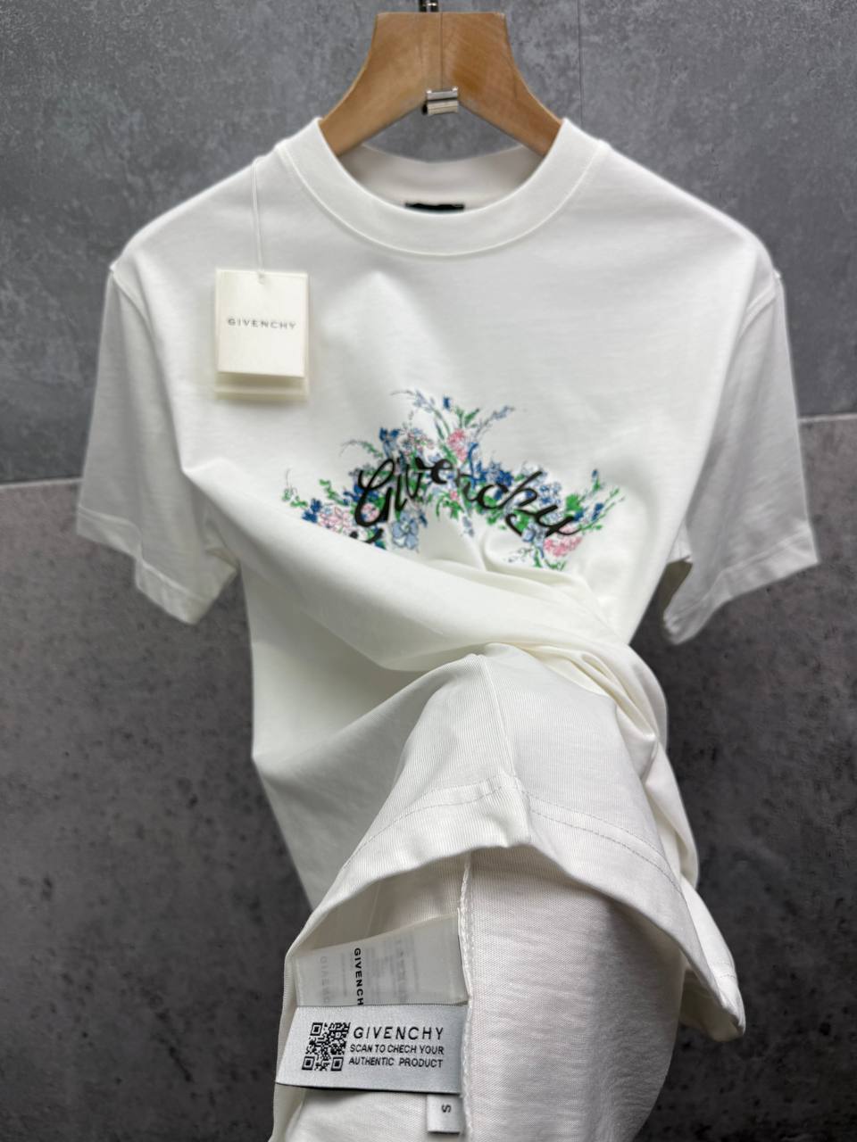 Givenchy Floral Short Sleeve Mens T-Shirts in 2 Colors UK Reps AAA Quality