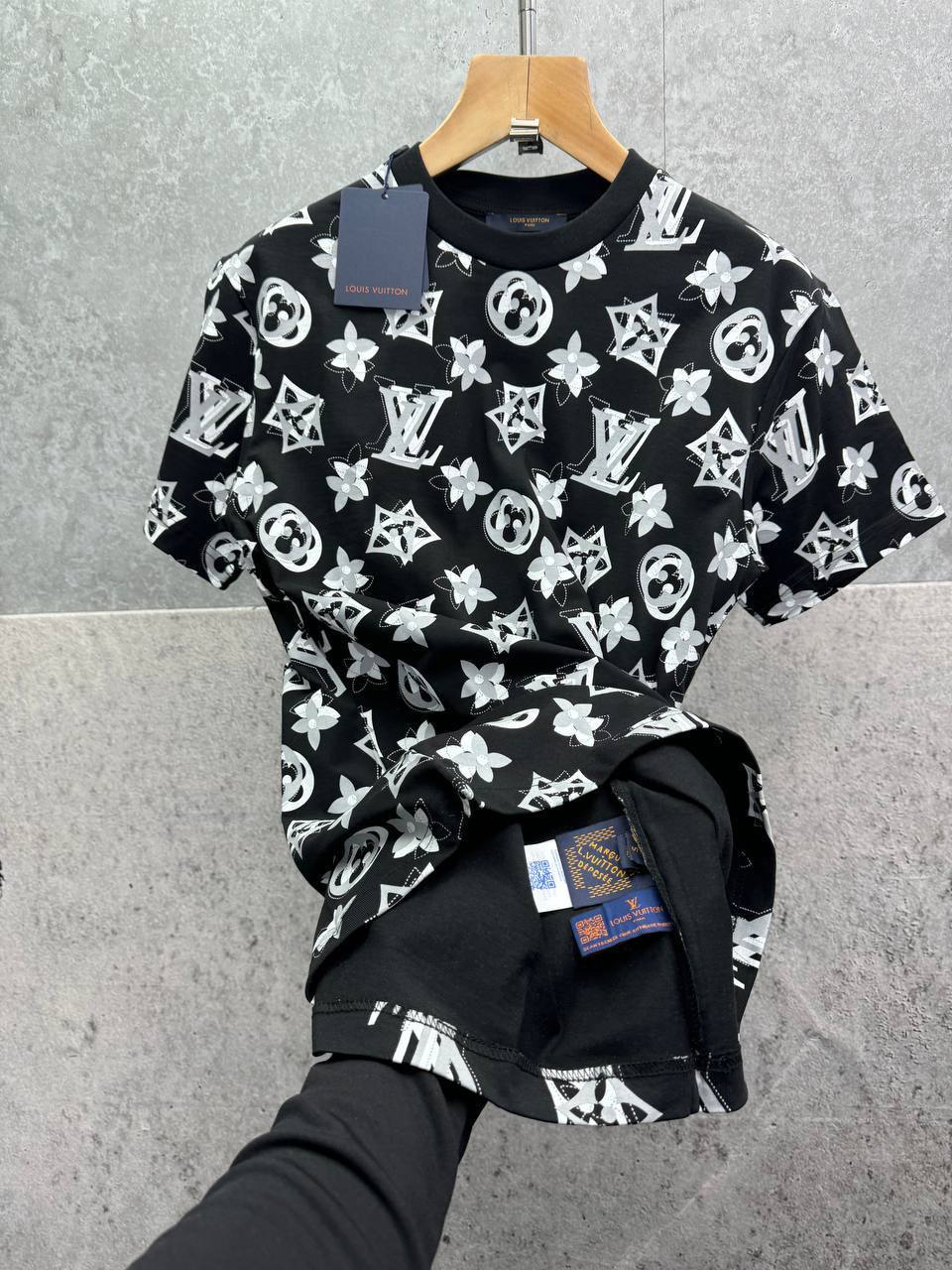 Louis Vuitton Monogram Presbyopic Full Print T-Shirts Mens in 2 Colors UK Reps AAA Quality