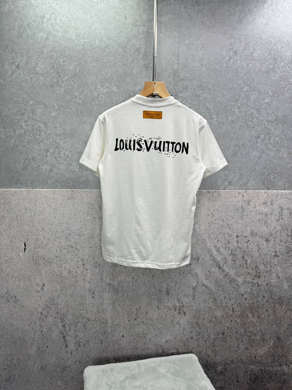Louis Vuitton Monogram Crewneck T-Shirts Mens in 2 Colors UK Reps AAA Quality