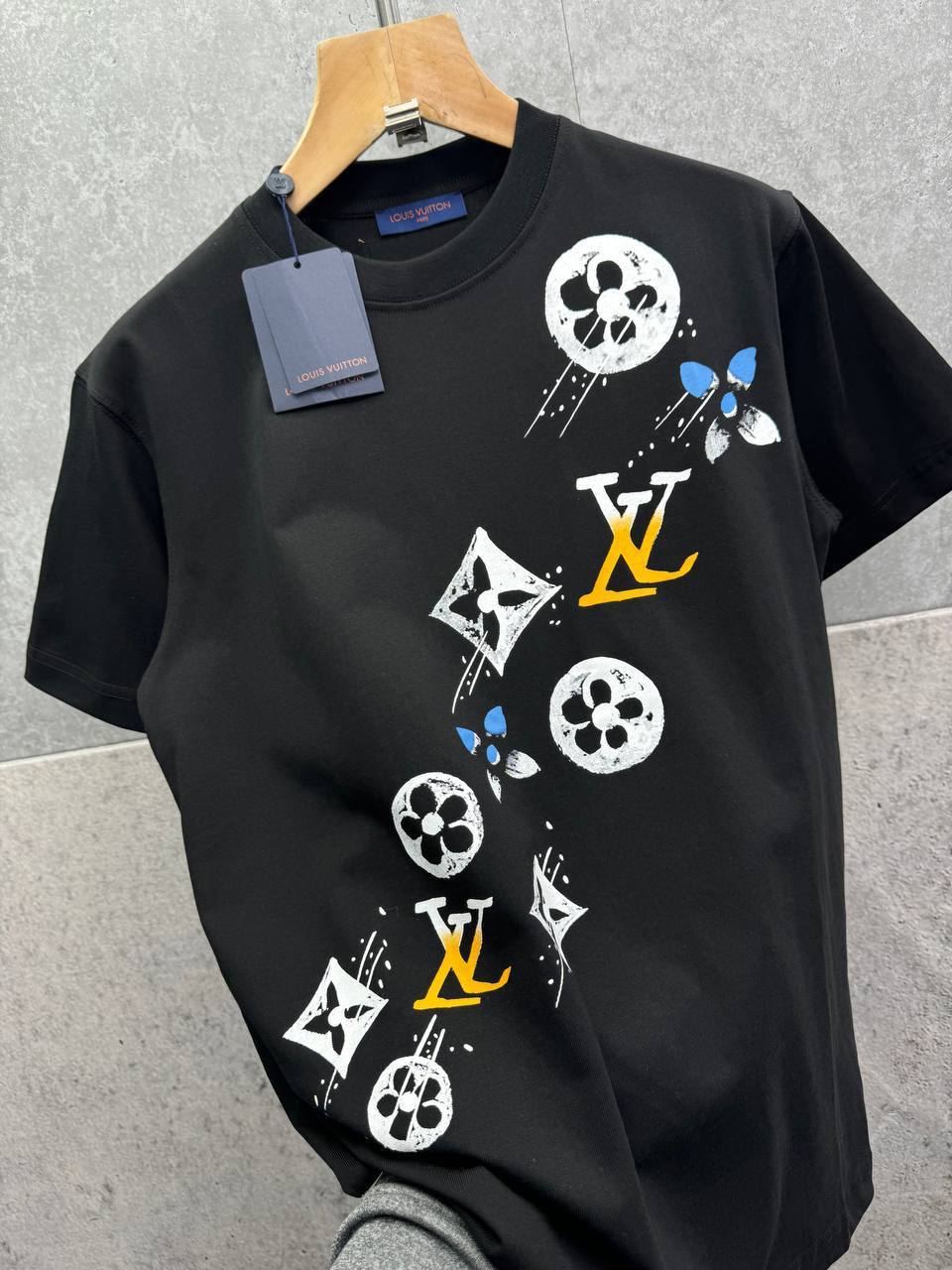 Louis Vuitton Monogram Crewneck T-Shirts Mens in 2 Colors UK Reps AAA Quality