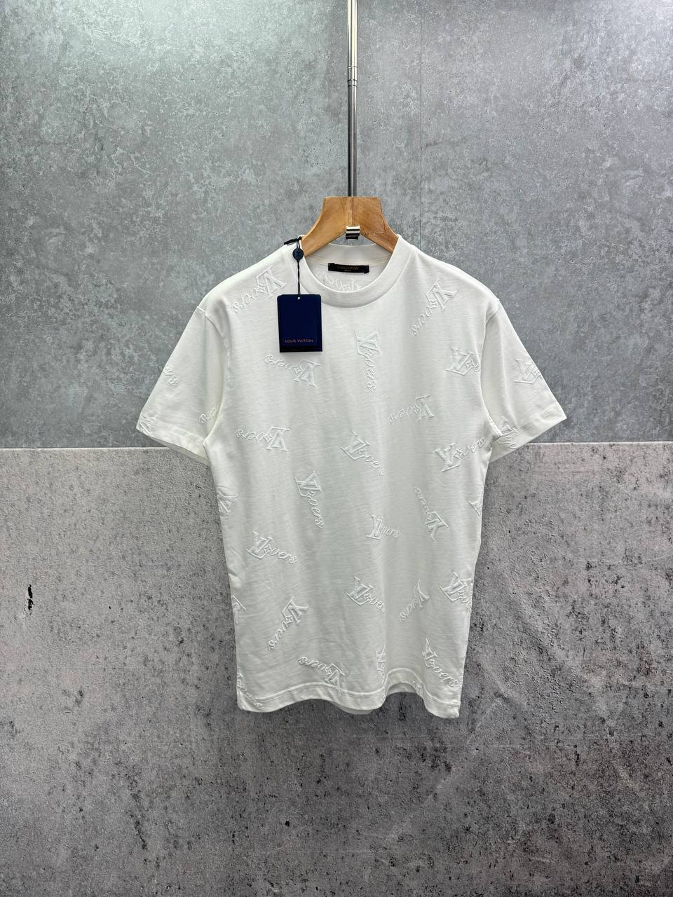 Louis Vuitton Signature Flag Monogram Crewneck T-Shirts Mens in 2 Colors UK Reps AAA Quality