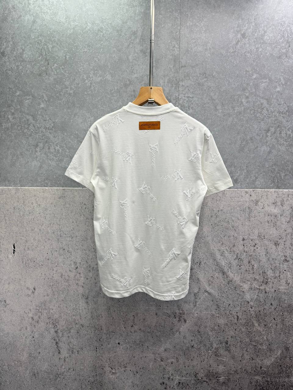 Louis Vuitton Signature Flag Monogram Crewneck T-Shirts Mens in 2 Colors UK Reps AAA Quality
