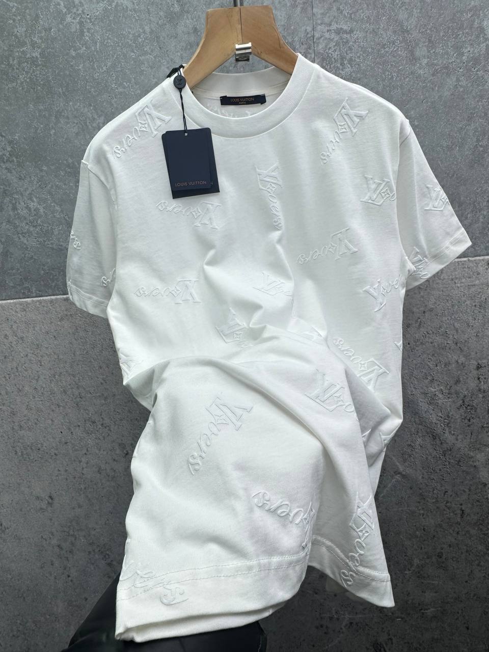 Louis Vuitton Signature Flag Monogram Crewneck T-Shirts Mens in 2 Colors UK Reps AAA Quality