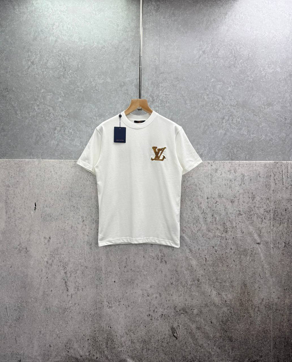 Louis Vuitton Embroidered Signature Crewneck T-Shirts Mens in 2 Colors UK Reps AAA Quality