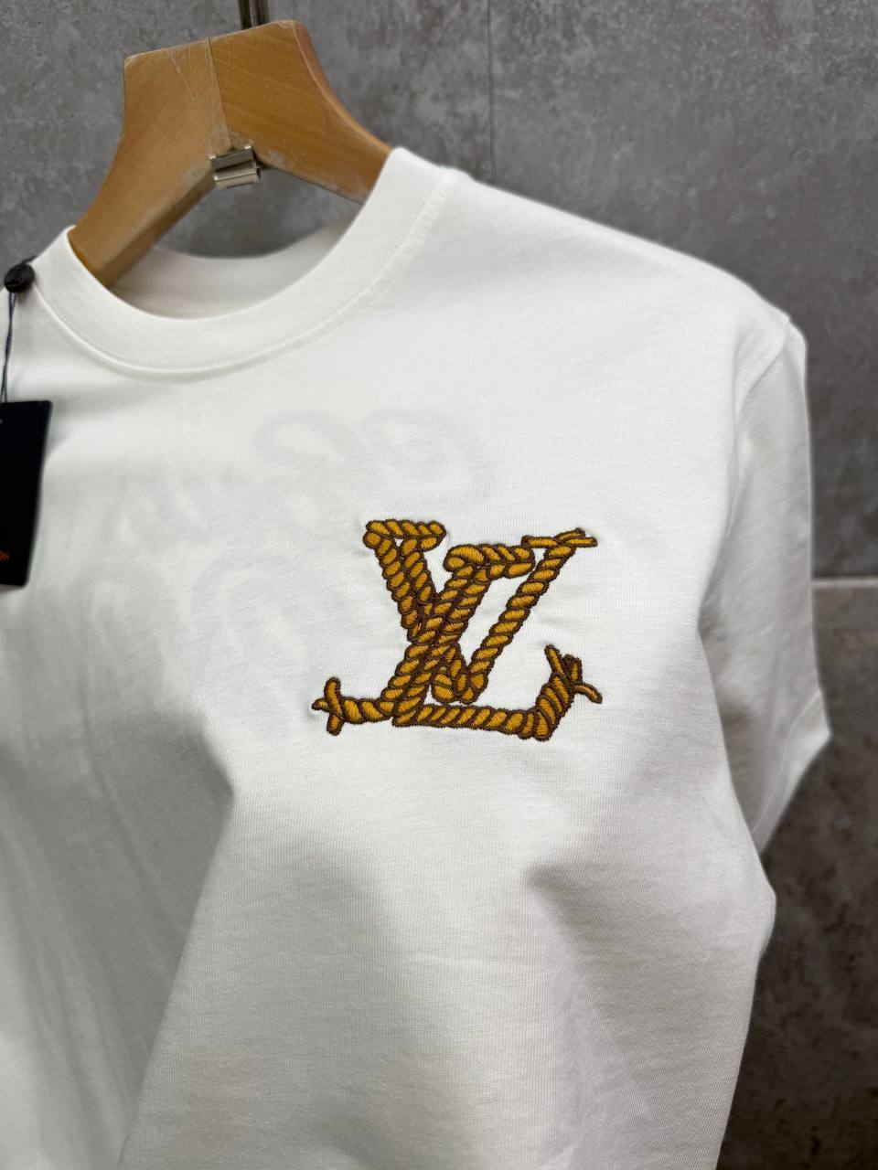 Louis Vuitton Embroidered Signature Crewneck T-Shirts Mens in 2 Colors UK Reps AAA Quality