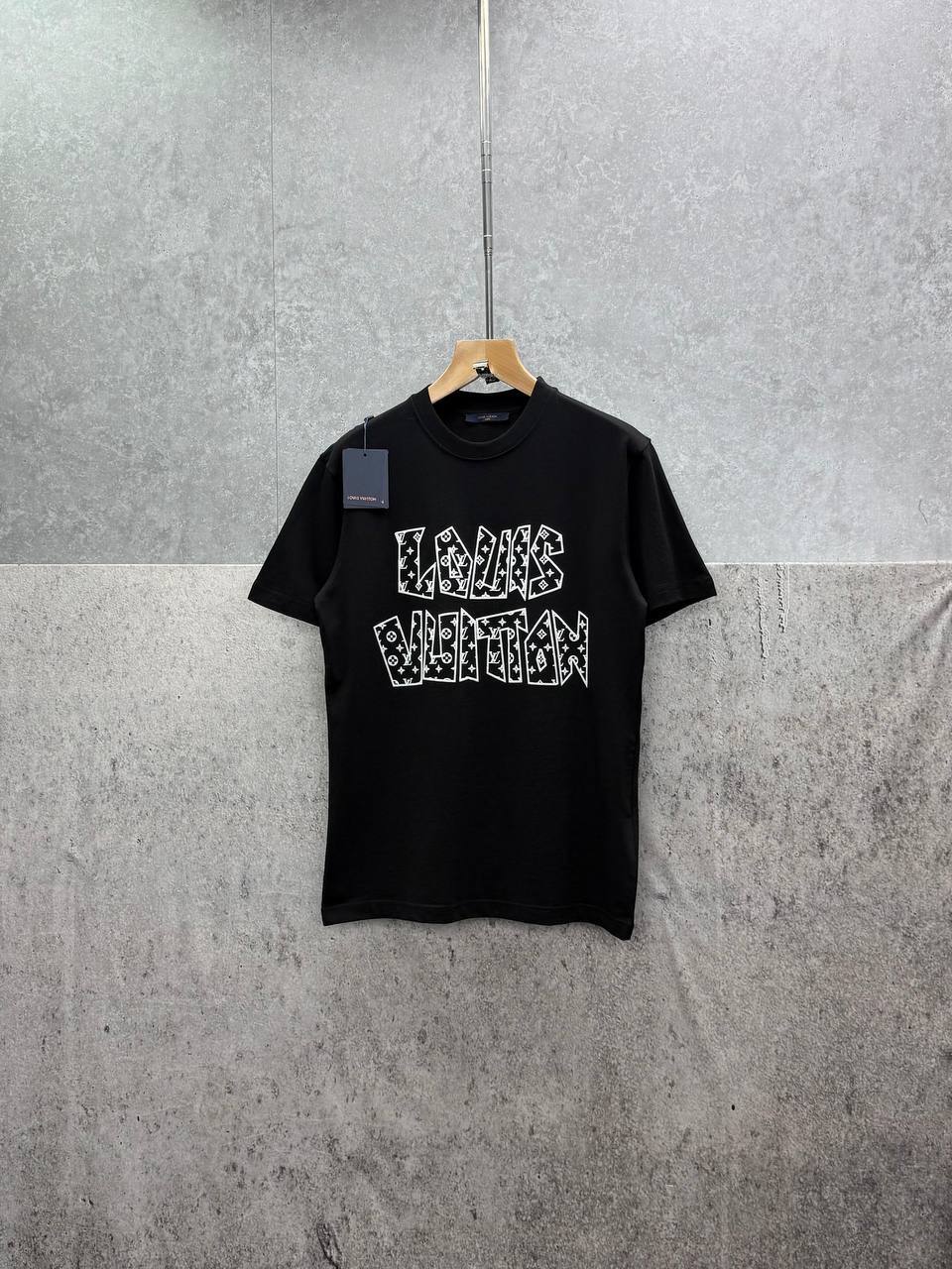 Louis Vuitton Embroidered Logo T-Shirts Mens in Black Color UK Reps AAA Quality