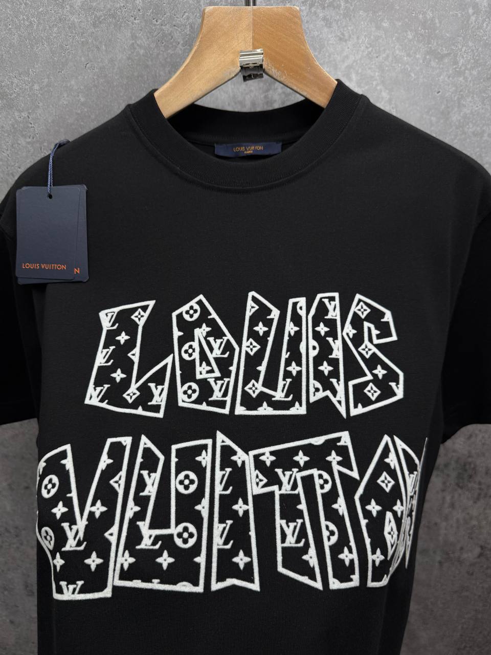 Louis Vuitton Embroidered Logo T-Shirts Mens in Black Color UK Reps AAA Quality