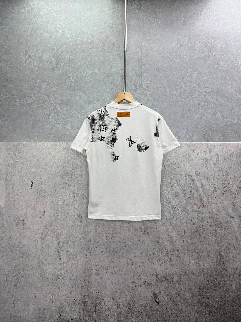 Louis Vuitton LV Inspired Logo T-Shirts Mens in 2 Colors UK Reps AAA Quality