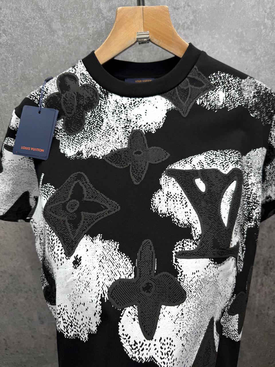 Louis Vuitton Watercolor T-Shirts Mens in Black Color UK Reps AAA Quality