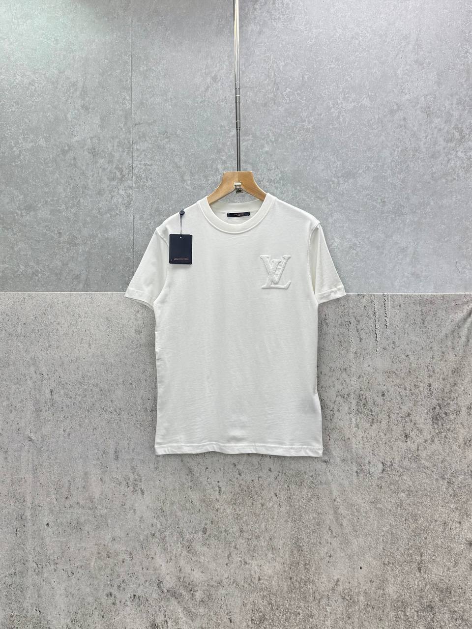 Louis Vuitton Monogram Embossed T-Shirts Mens in 2 Colors UK Reps AAA Quality