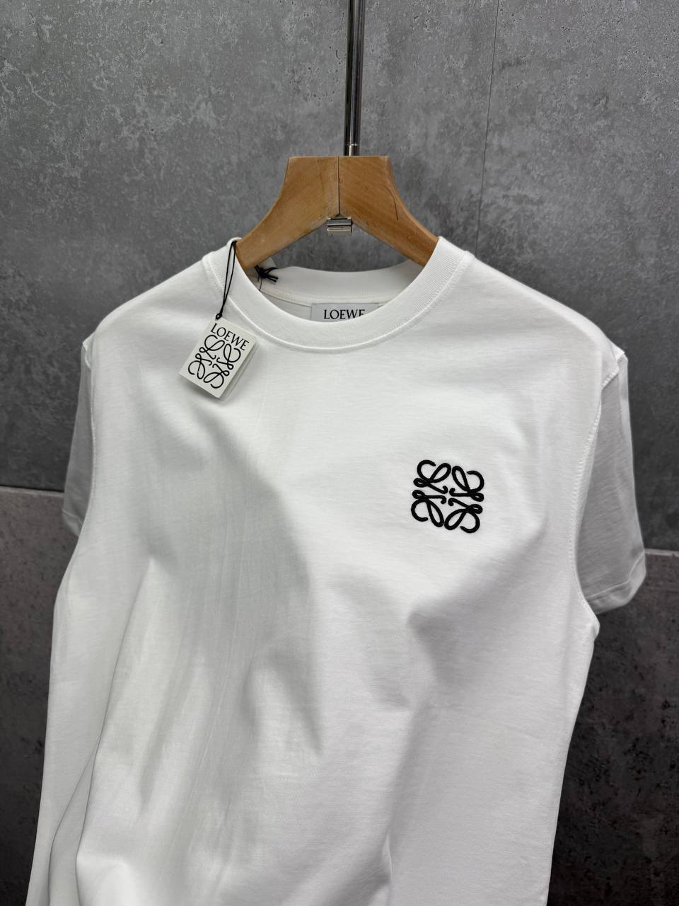 Loewe Anagram Logo Embroidered T-Shirts Mens in 2 Colors UK Reps AAA Quality