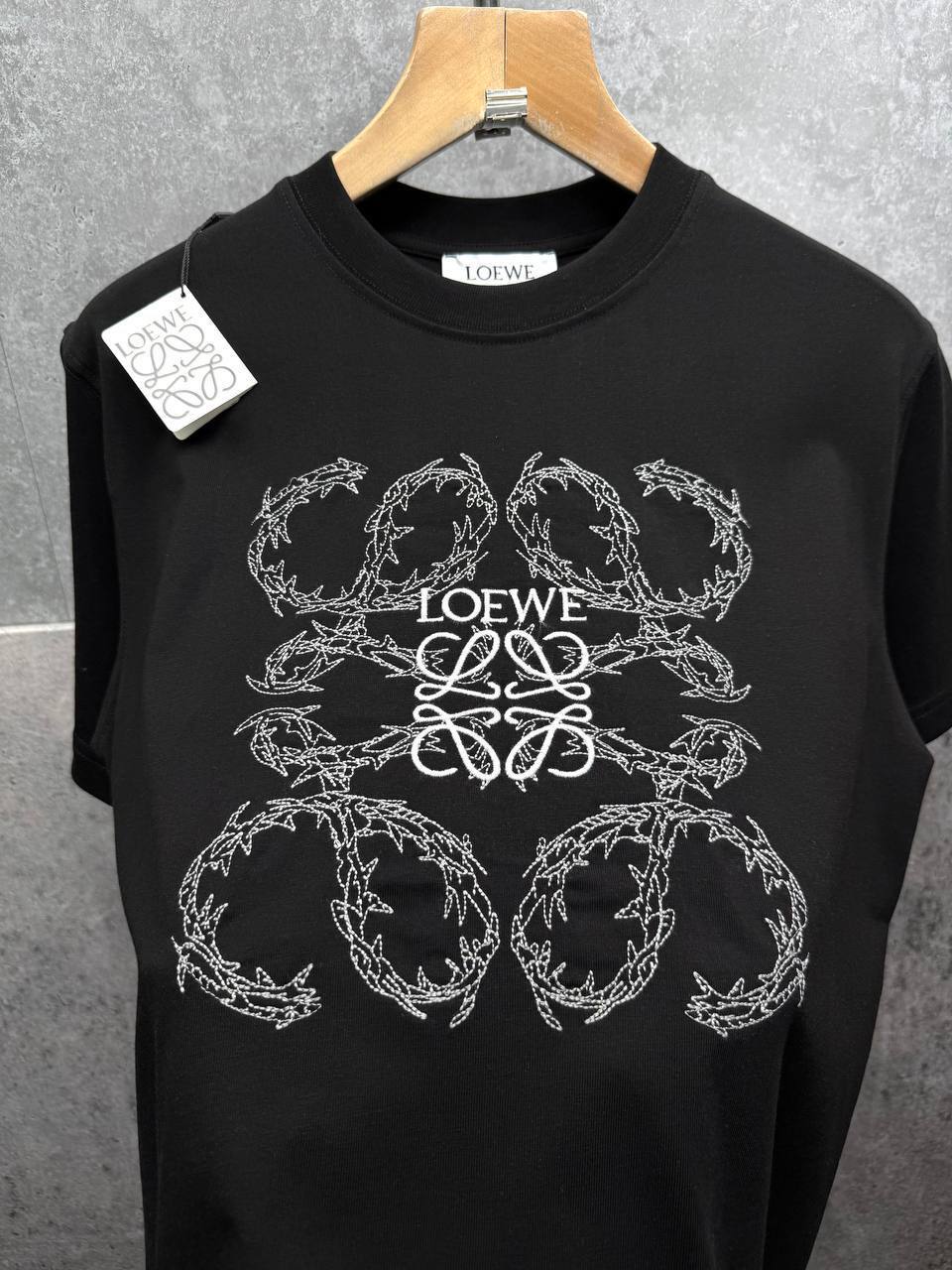 Loewe Brand-Embroidered T-Shirts Mens in 2 Colors UK Reps AAA Quality