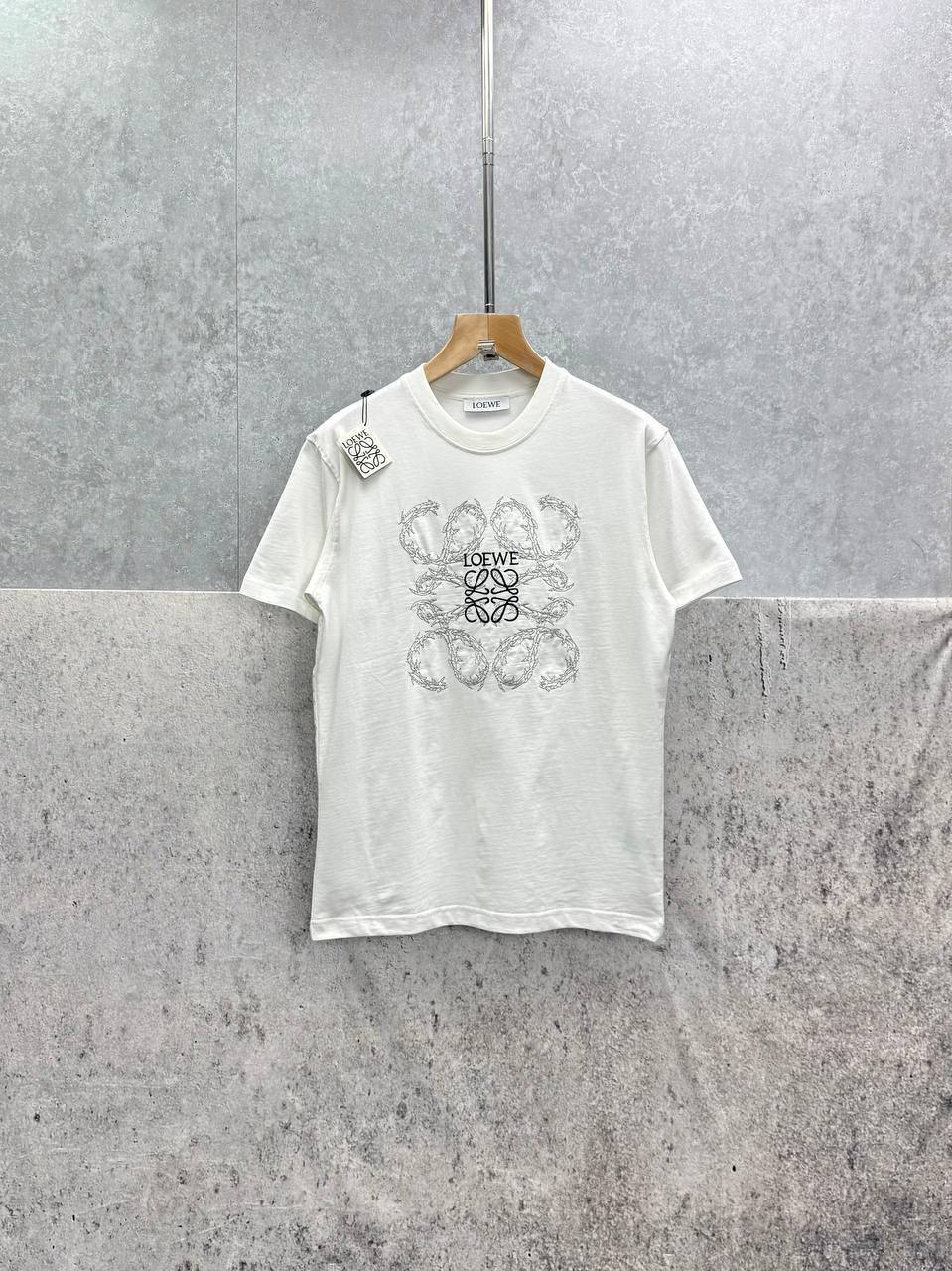 Loewe Brand-Embroidered T-Shirts Mens in 2 Colors UK Reps AAA Quality