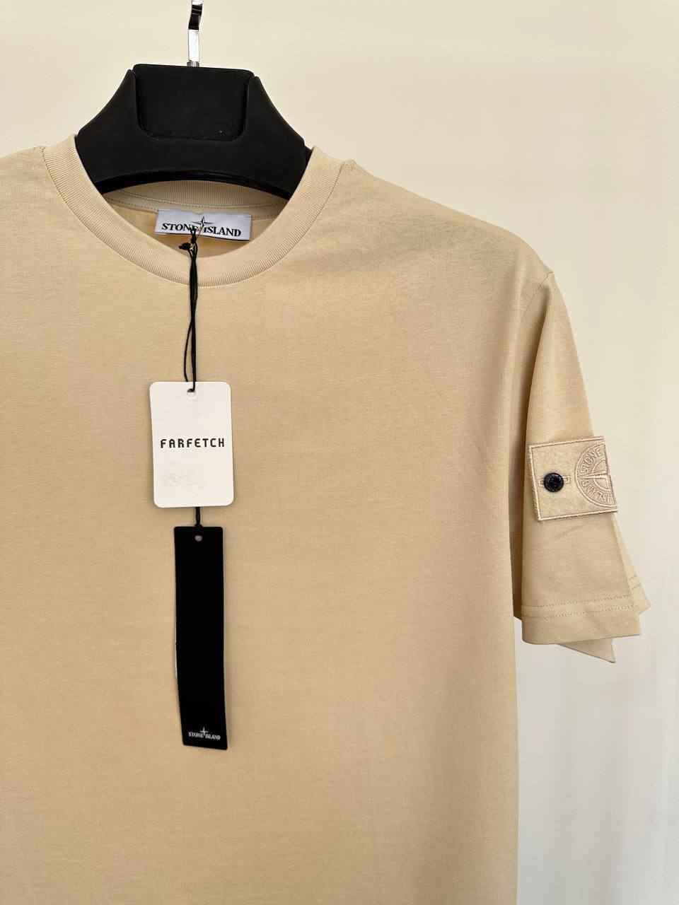 Stone Island Monogram Badge Men's T-Shirts Mens in 2 Colors UK Reps AAA Quality