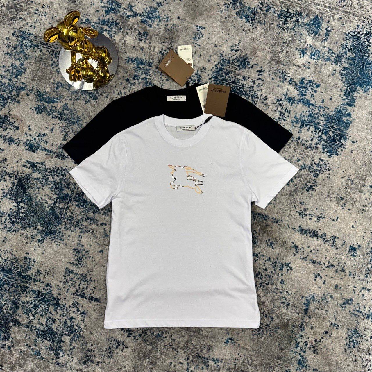 Burberry Equestrian Logo Mens T-Shirt in 2 Colors Best Sale UK Reps AAA Quality