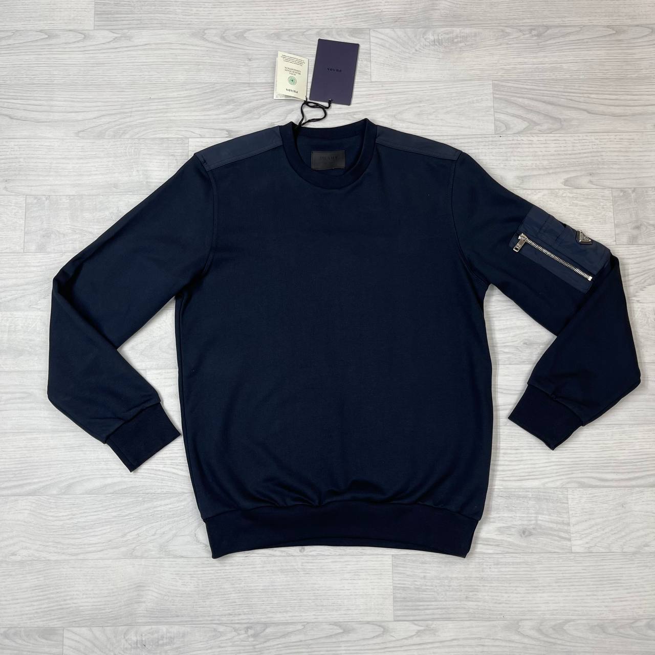 Prada International Grip Crew Neck Arm Pocket Jumpers Mens in 2 Colors UK Reps AAA Quality